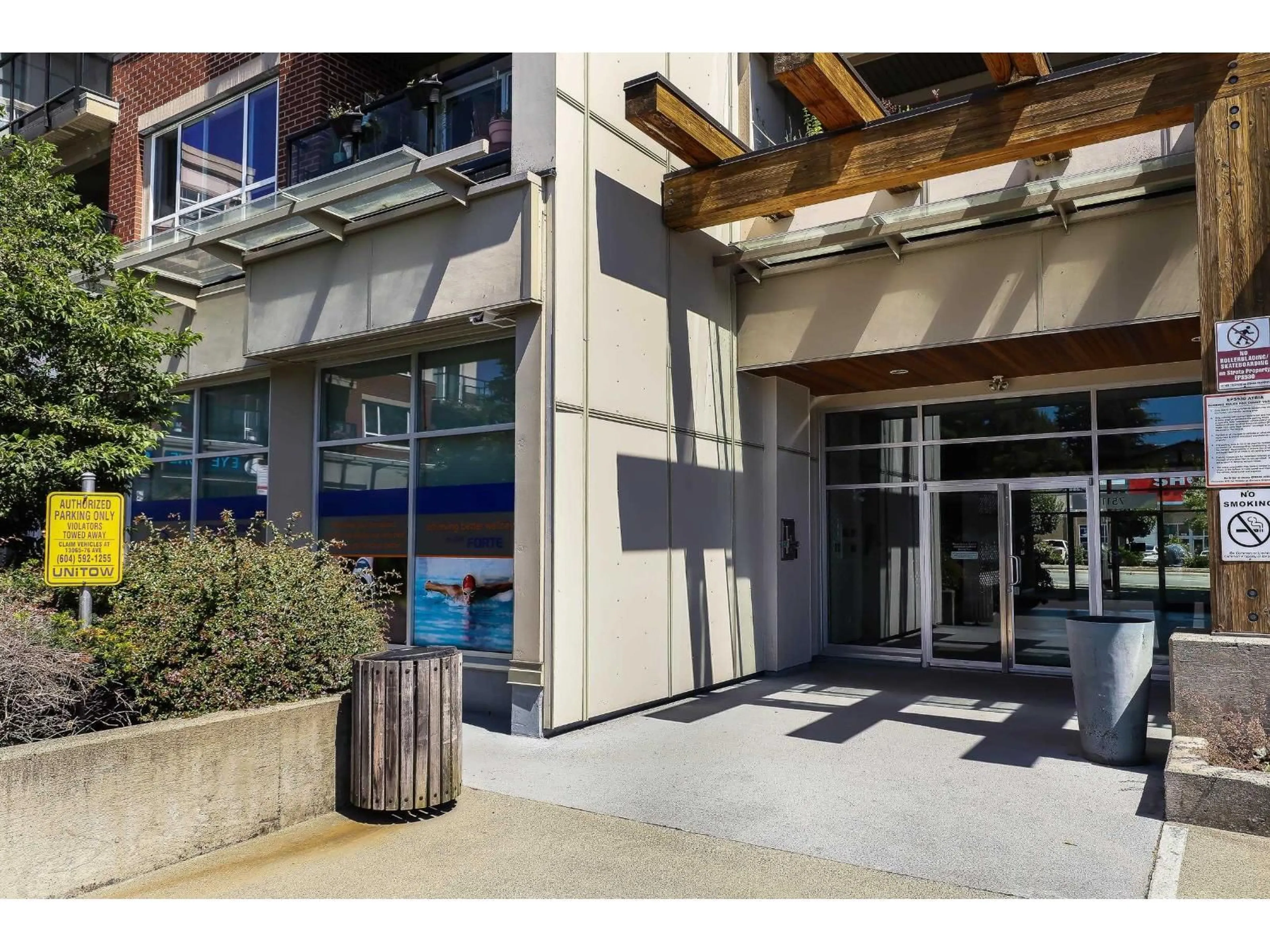 Indoor foyer for 211 - 7511 120 STREET, Delta British Columbia V4C0C1