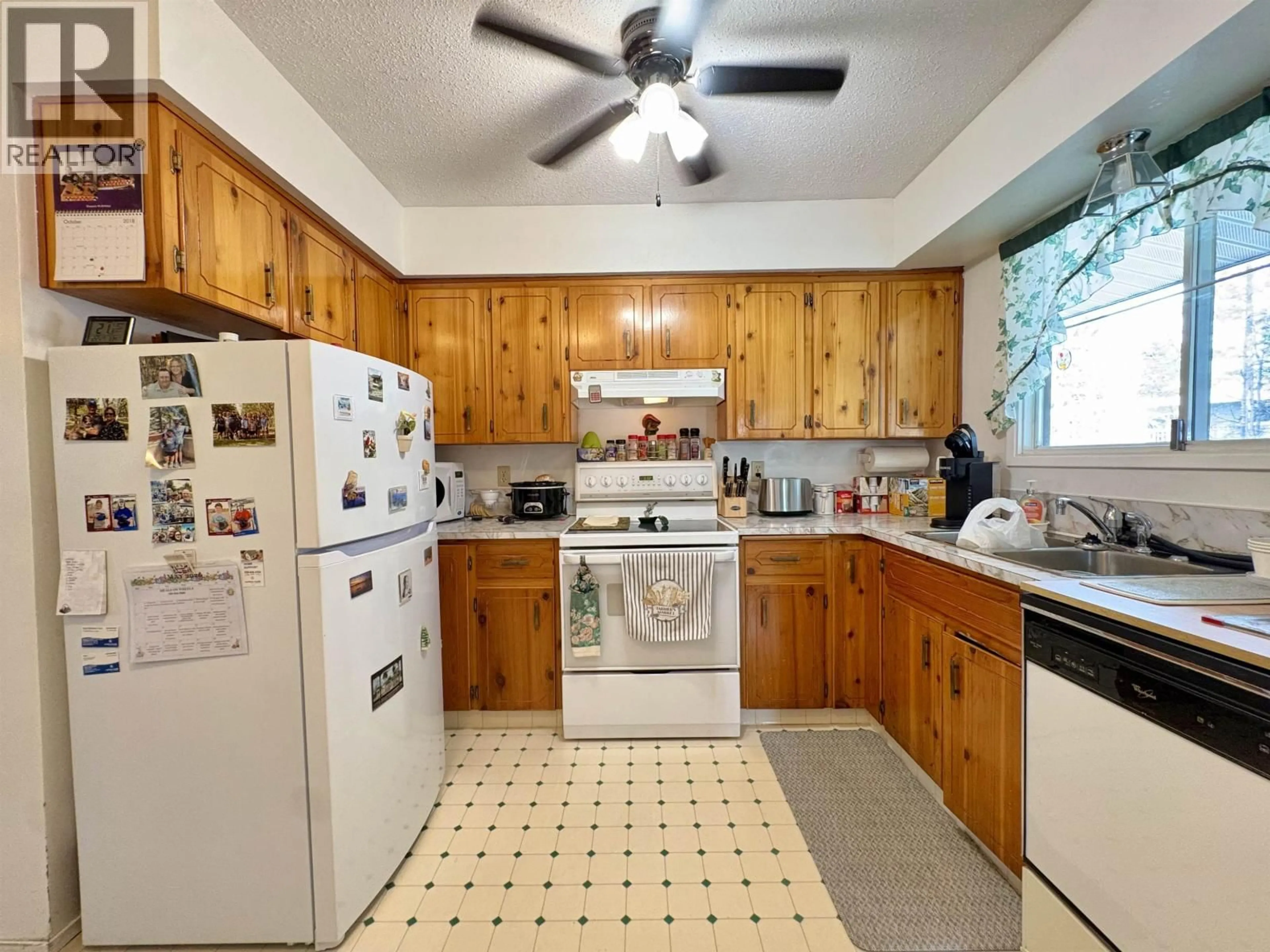 Standard kitchen, unknown for 242 EXPLORER CRESCENT, Prince George British Columbia V2M5R8