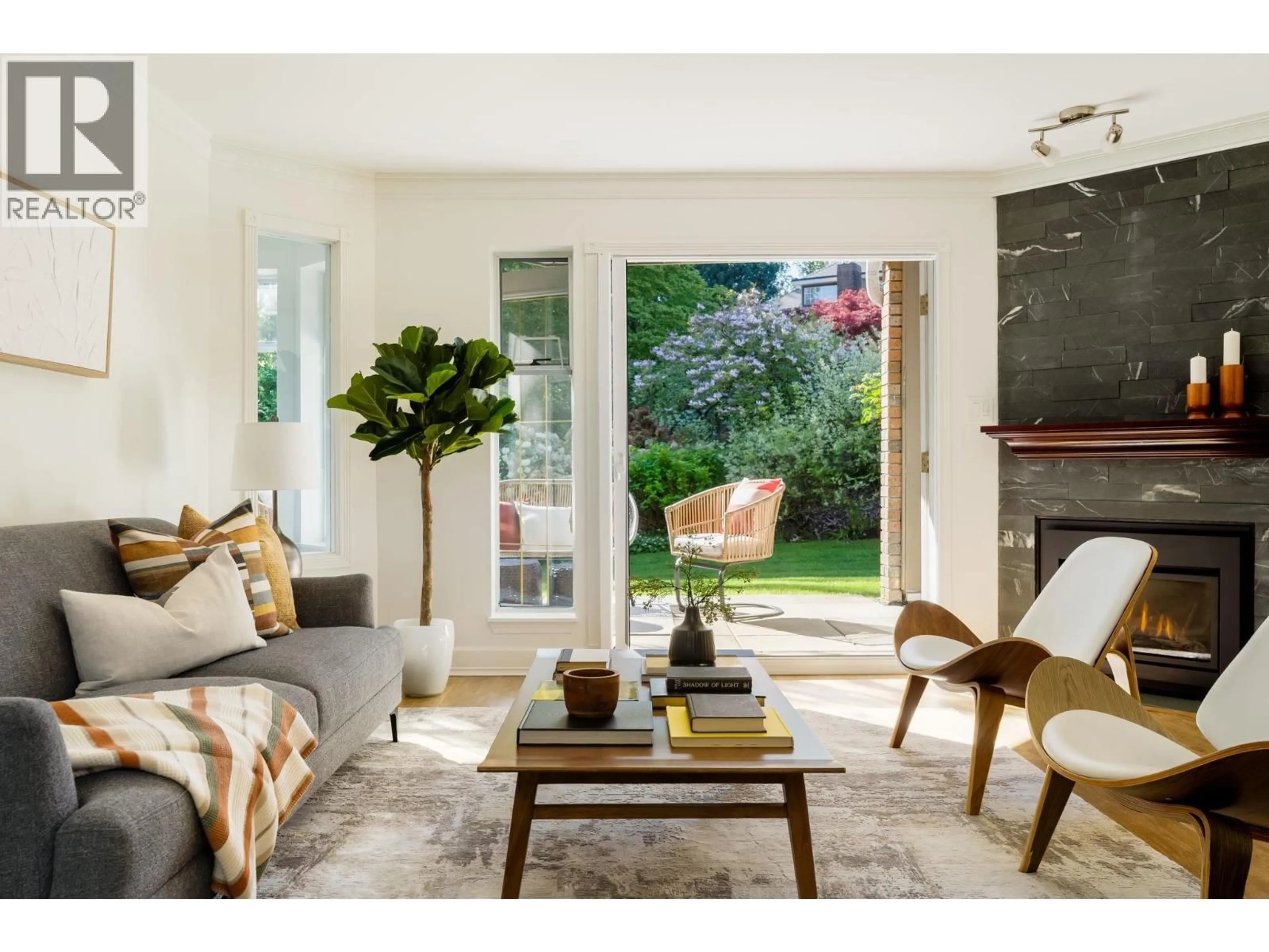 Living room with furniture, unknown for 107 - 67 MINER STREET, New Westminster British Columbia V3L5N5