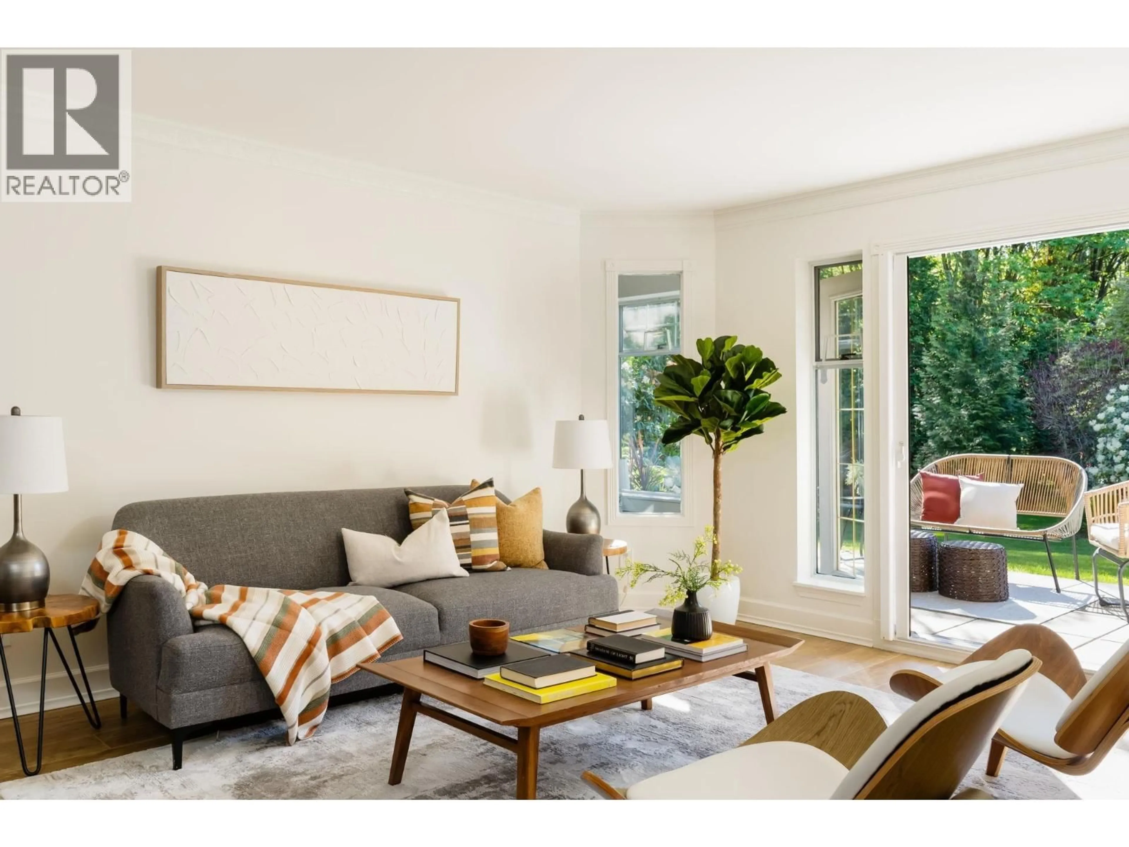 Living room with furniture, wood/laminate floor for 107 - 67 MINER STREET, New Westminster British Columbia V3L5N5