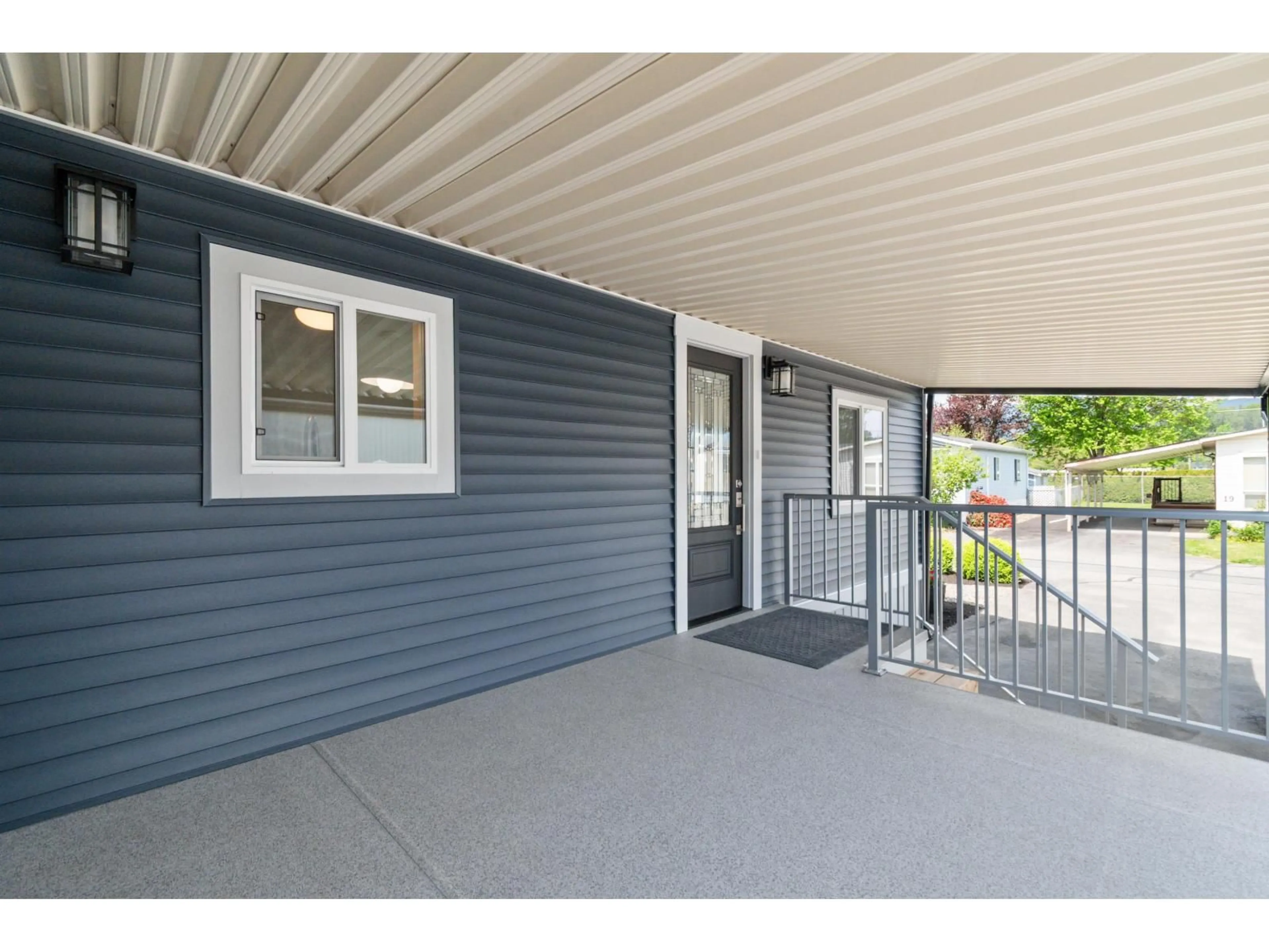 Patio, water/lake/river/ocean view for 39 - 9055 ASHWELL ROAD, Chilliwack British Columbia V2P7S6
