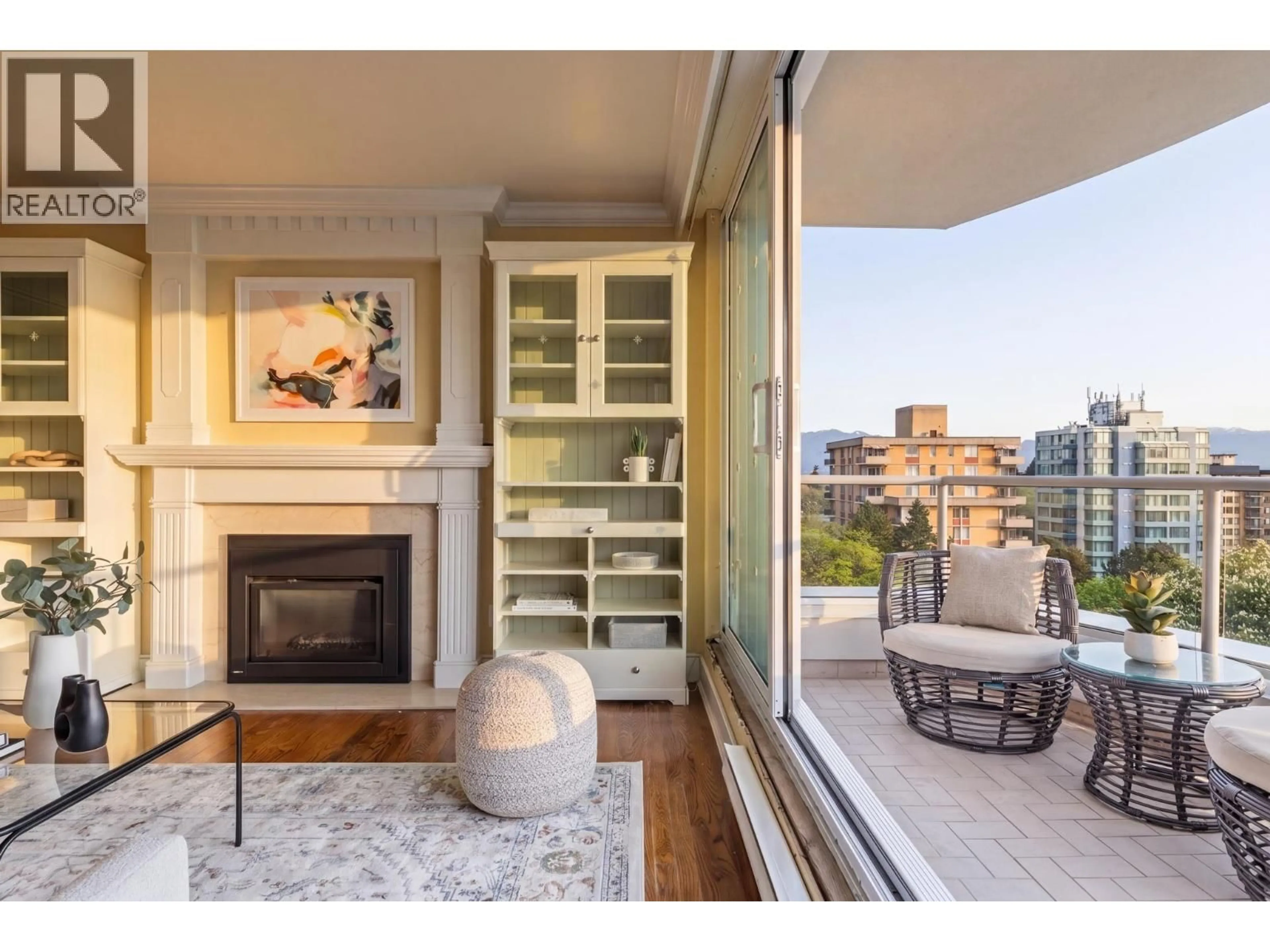 Living room with furniture, wood/laminate floor for 903 - 2350 39TH AVENUE, Vancouver British Columbia V6M1T9