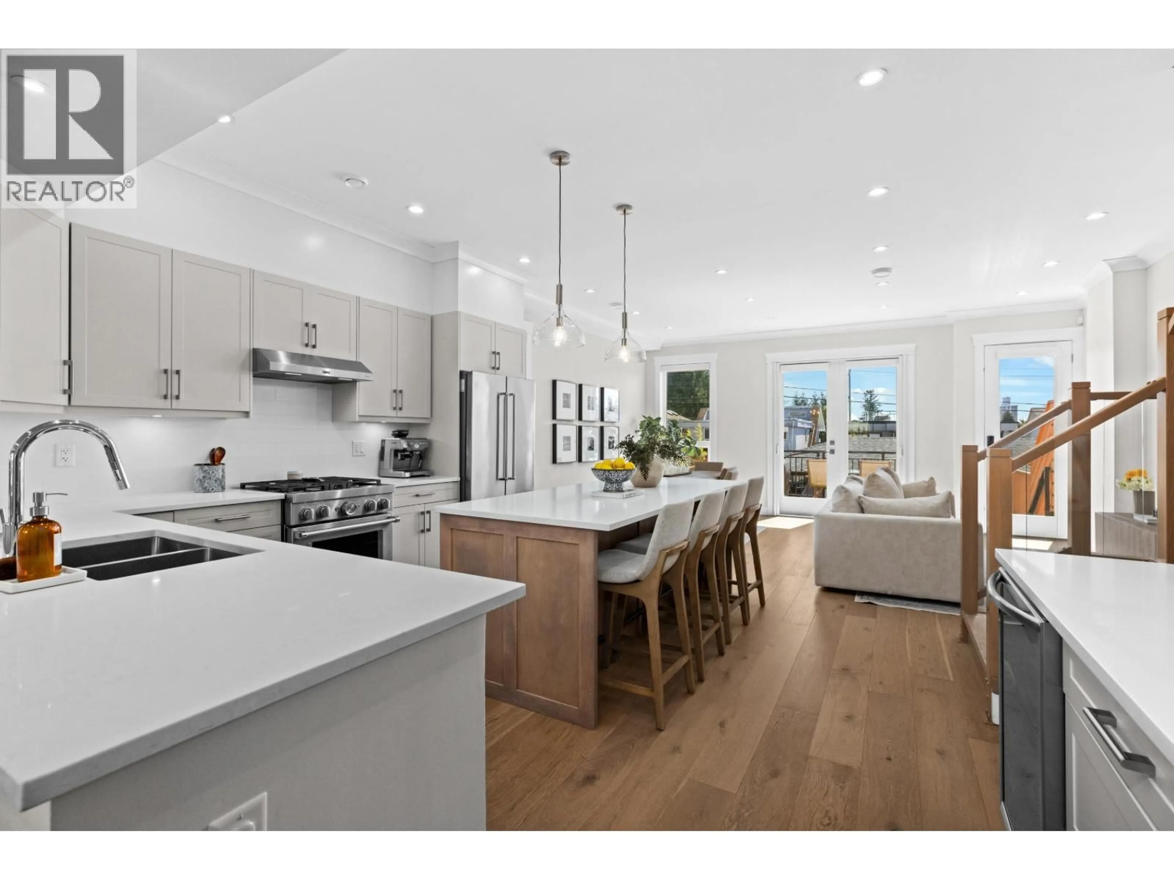 Open concept kitchen, unknown for 215 22ND STREET, North Vancouver British Columbia V7L3C5