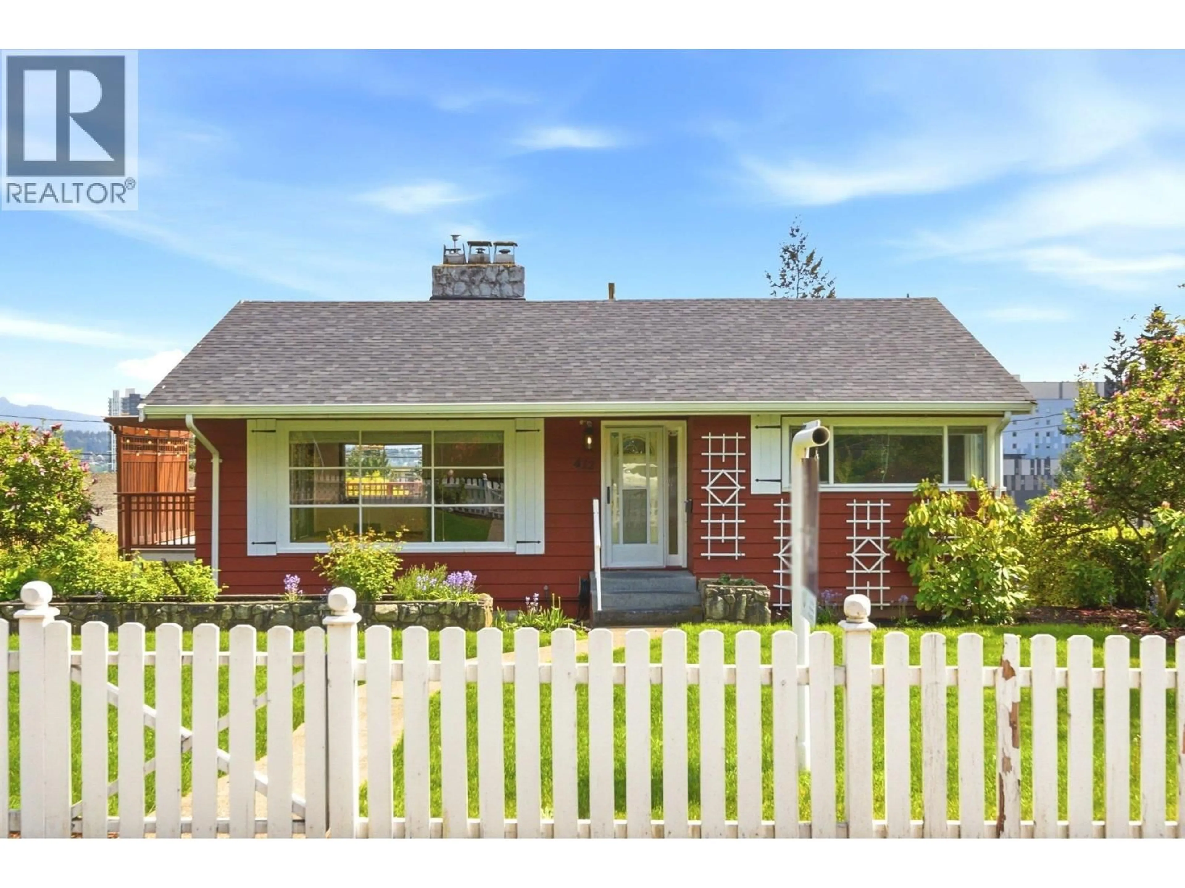 Home with vinyl exterior material, street for 412 BLAIR AVENUE, New Westminster British Columbia V3L4A3