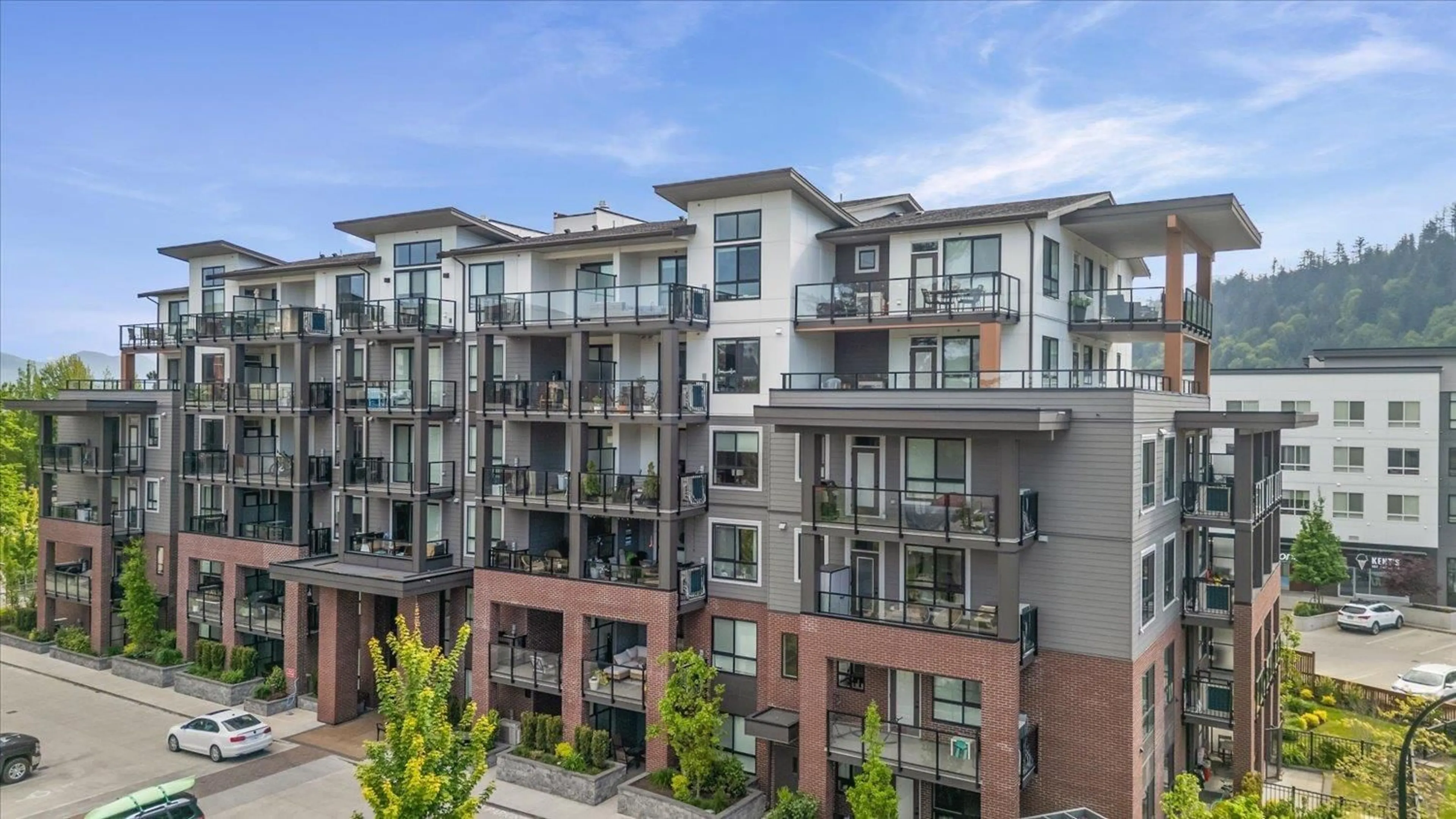 A pic from outside/outdoor area/front of a property/back of a property/a pic from drone, city buildings view from balcony for 202 - 45511 CAMPUS DRIVE, Chilliwack British Columbia V2R6K8
