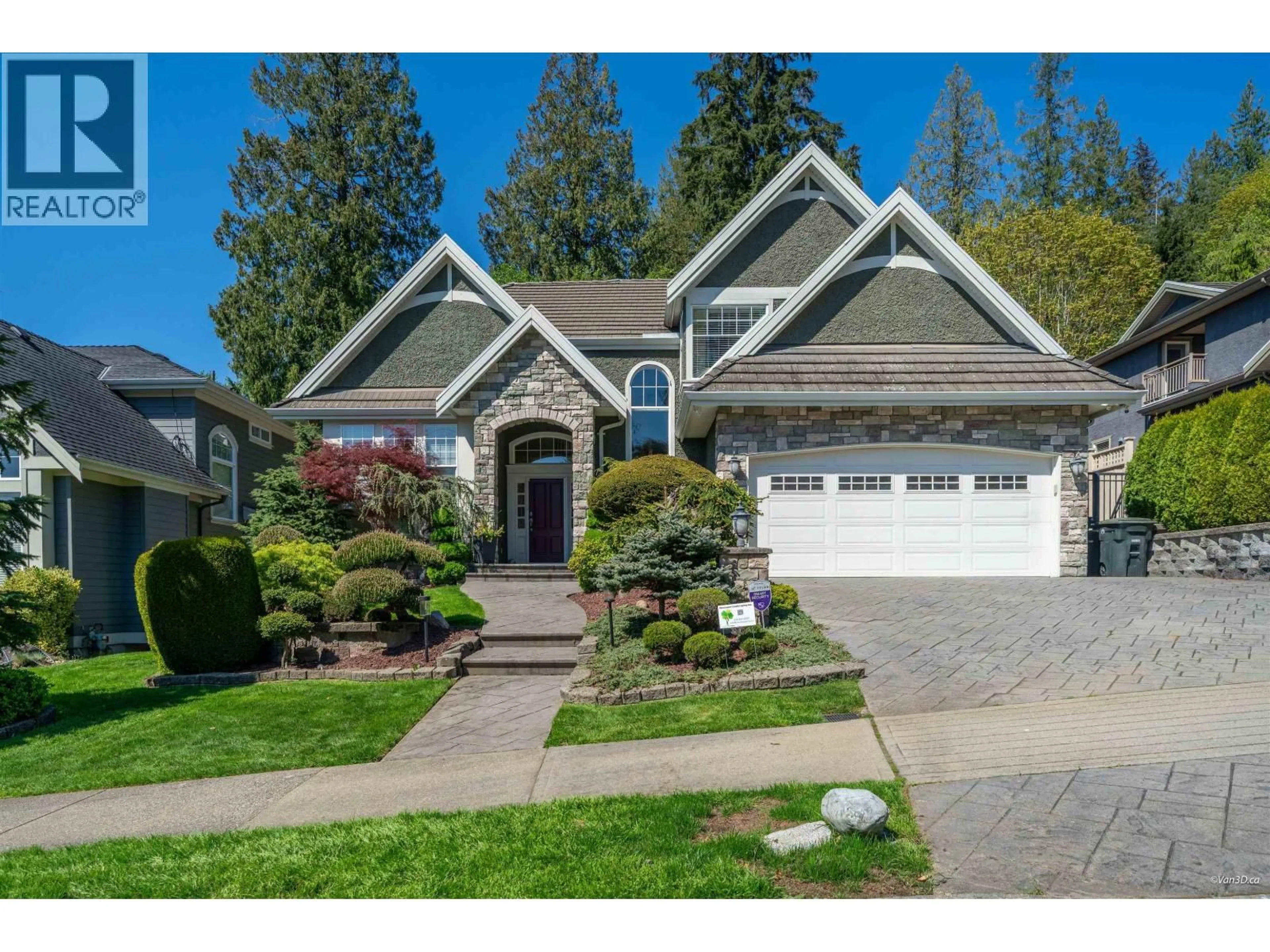 Home with vinyl exterior material, street for 7533 CURTIS STREET, Burnaby British Columbia V5A4W7