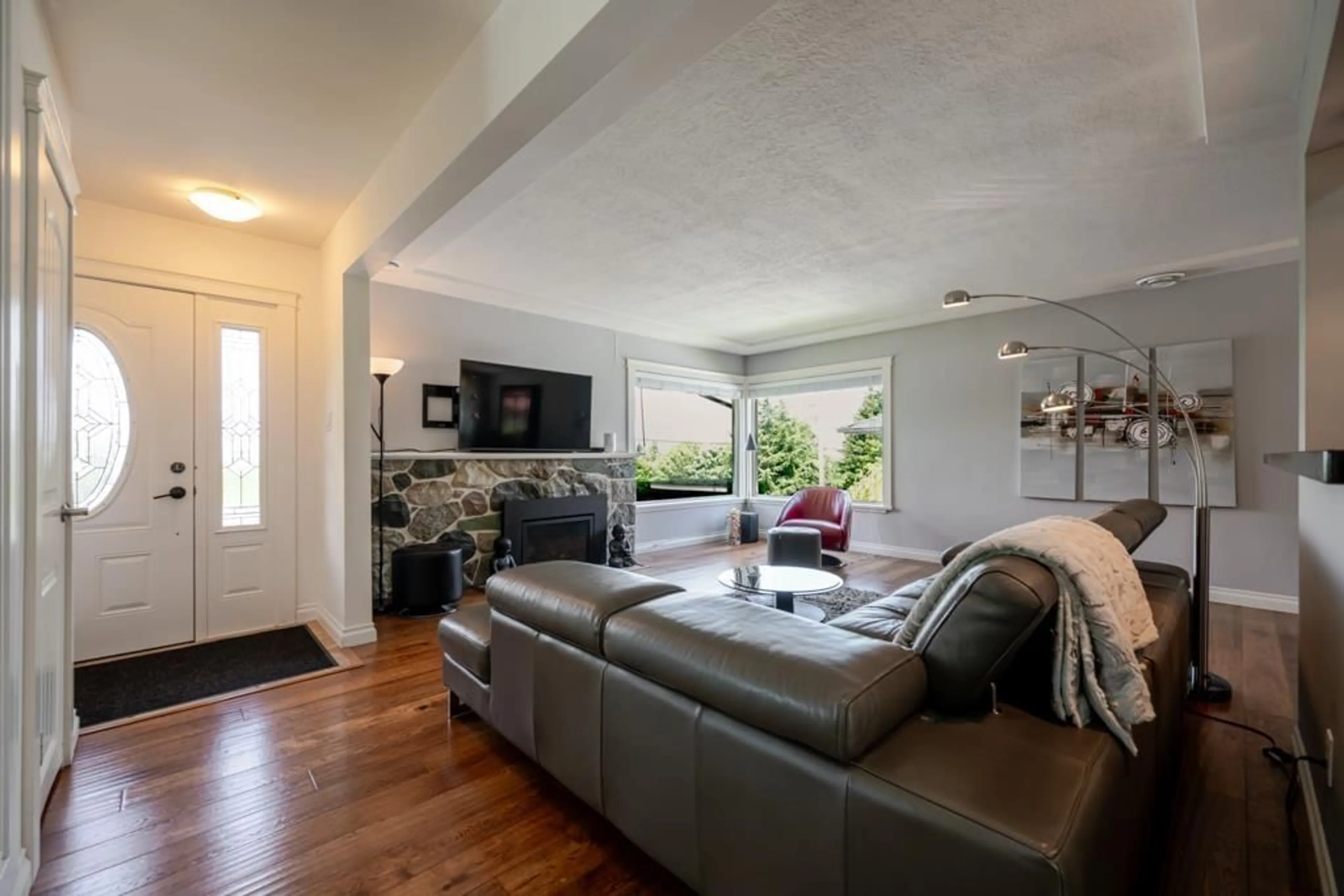 Living room with furniture, unknown for 10216 124 STREET, Surrey British Columbia V3V4T3