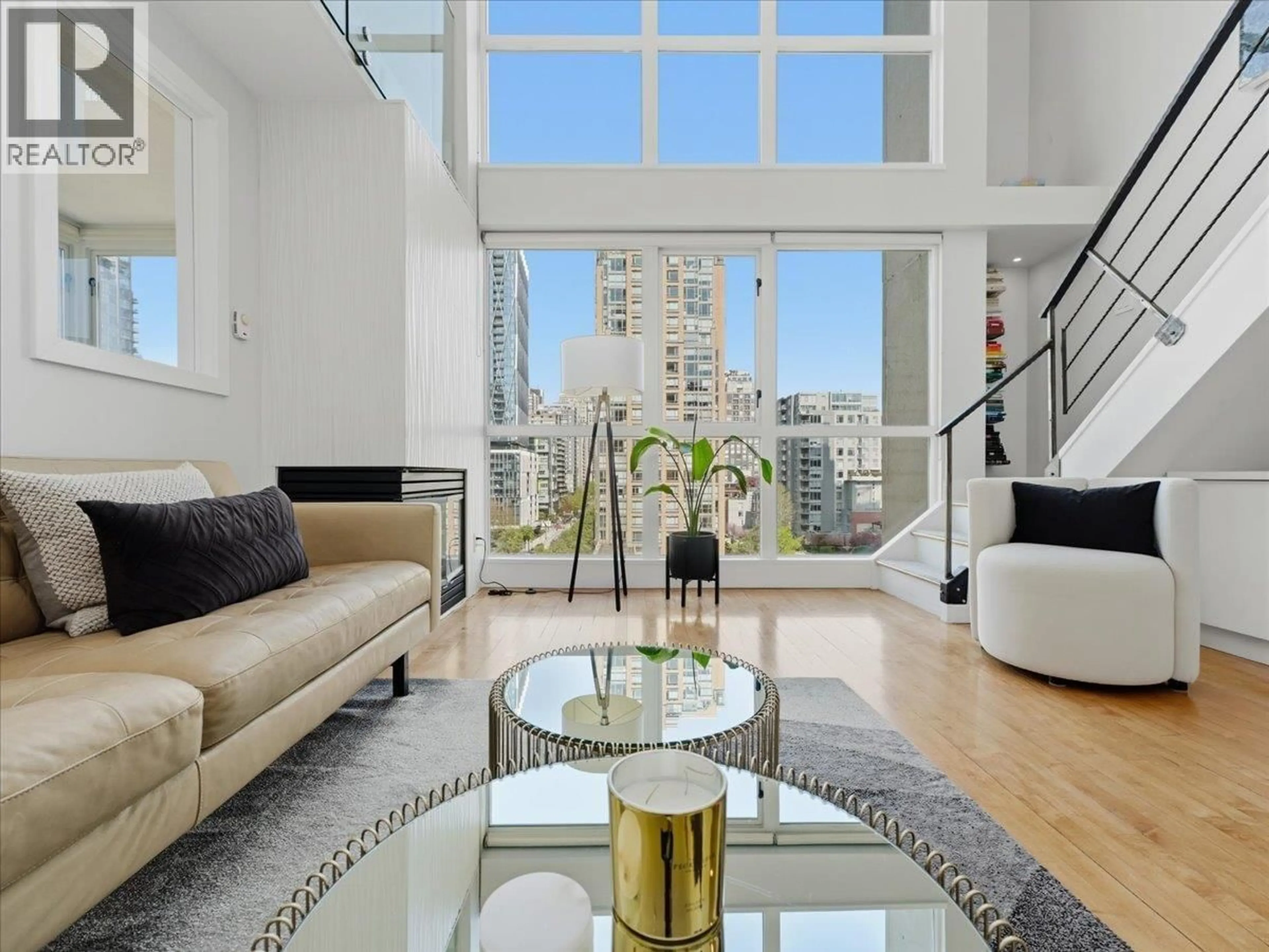 Living room with furniture, unknown for 805 - 1238 RICHARDS STREET, Vancouver British Columbia V6B6M6