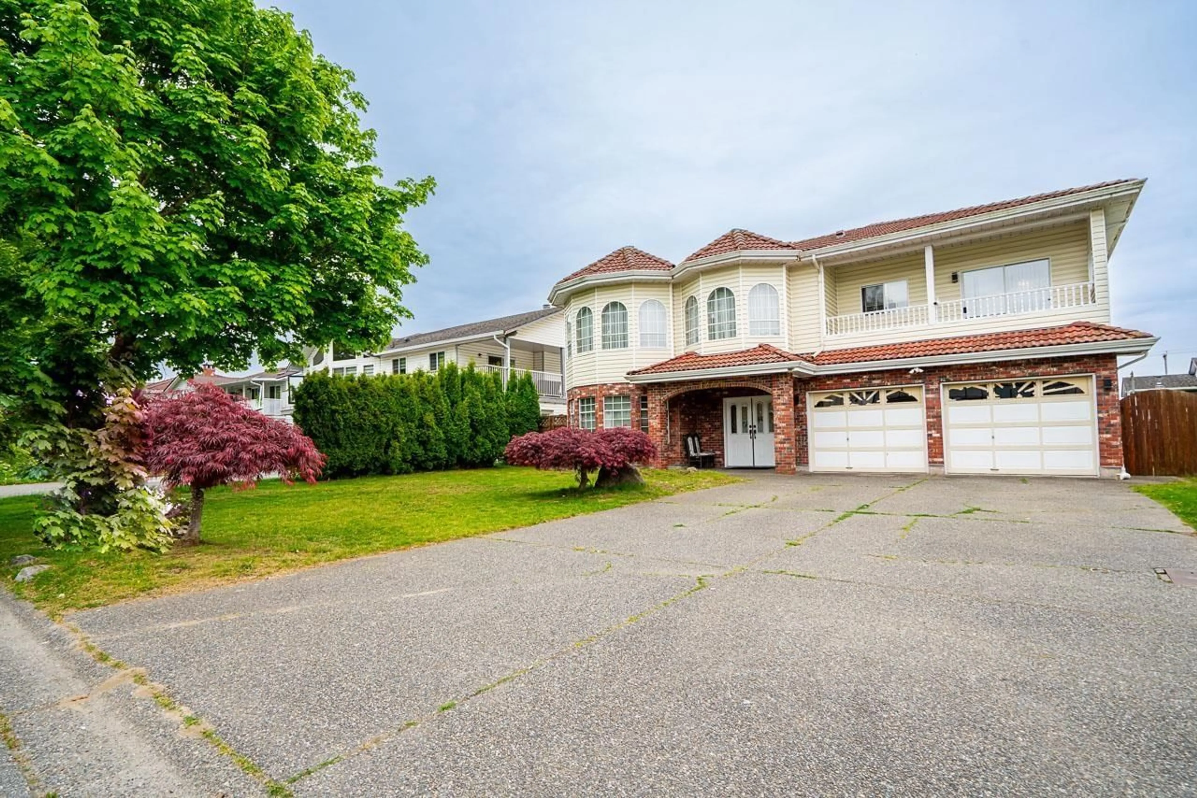 Home with vinyl exterior material, street for 12276 75A AVENUE, Surrey British Columbia V3W9P6