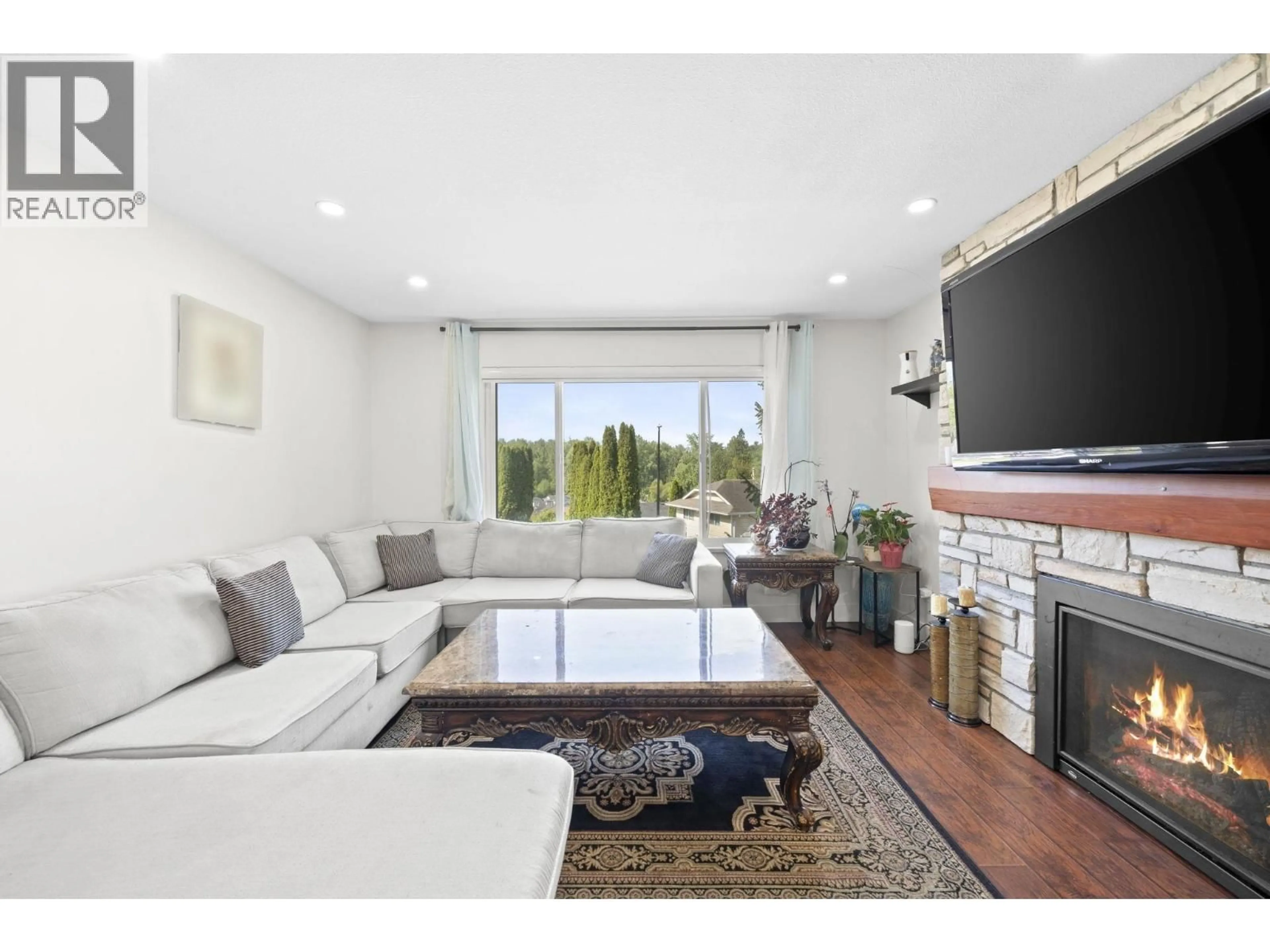 Living room with furniture, unknown for 22905 113 AVENUE, Maple Ridge British Columbia V2X9S6