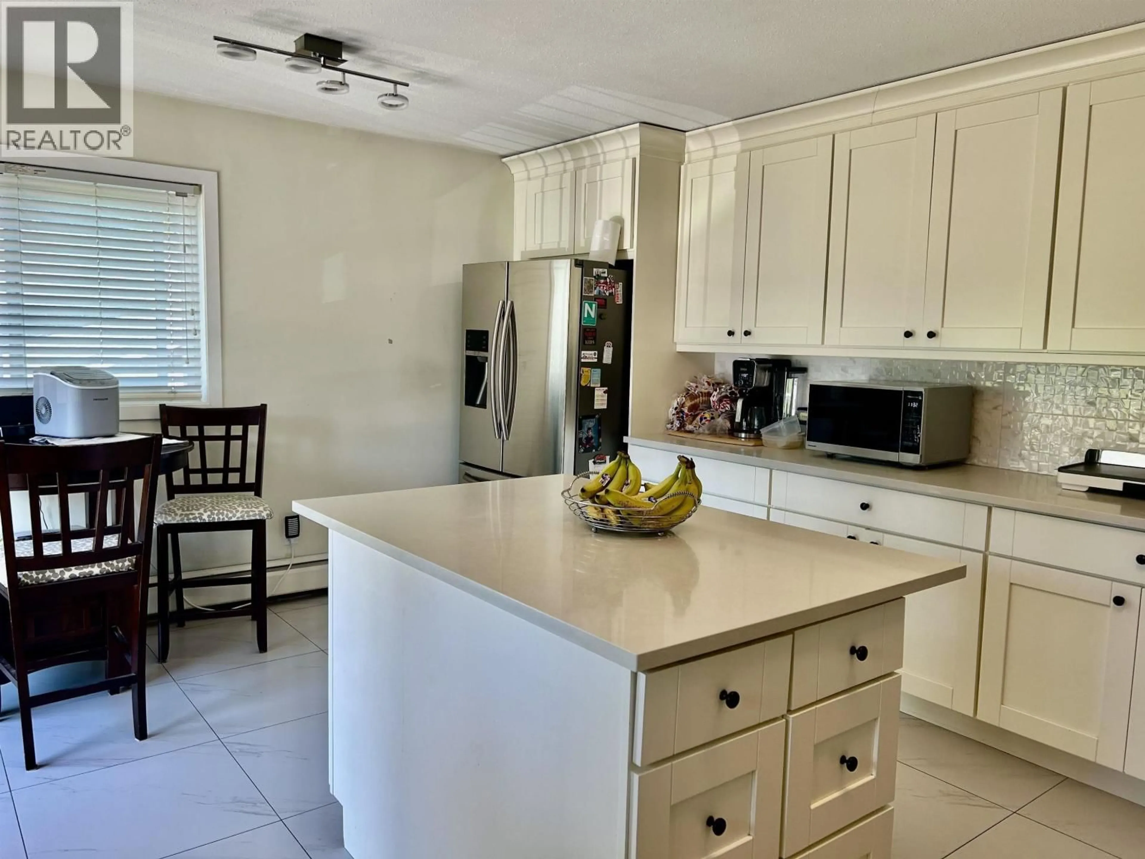 Open concept kitchen, ceramic/tile floor for 20929 HUNTER PLACE, Maple Ridge British Columbia V2X8N4