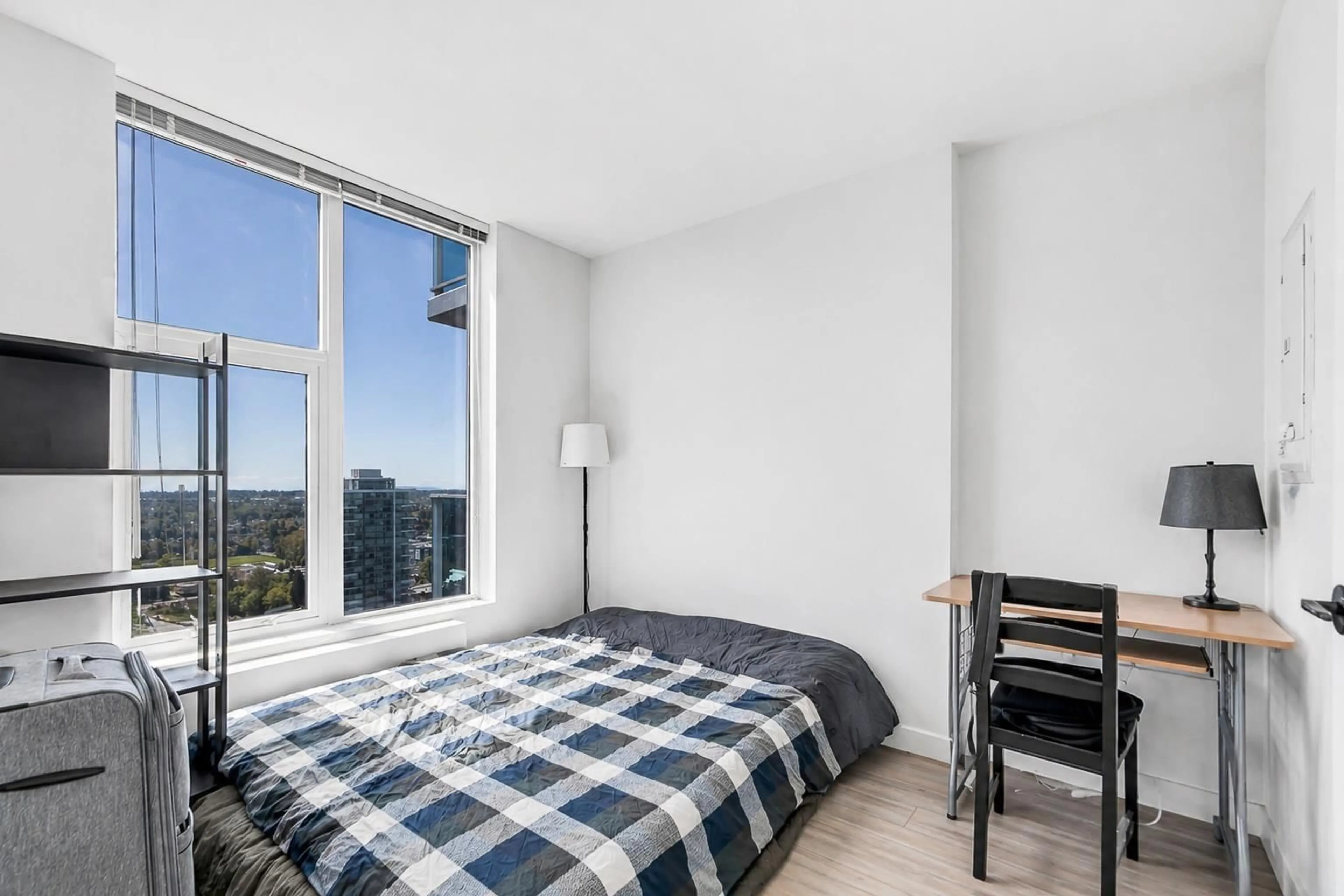 Bedroom with bed, unknown for 2710 - 13615 FRASER HIGHWAY, Surrey British Columbia V3T0P7