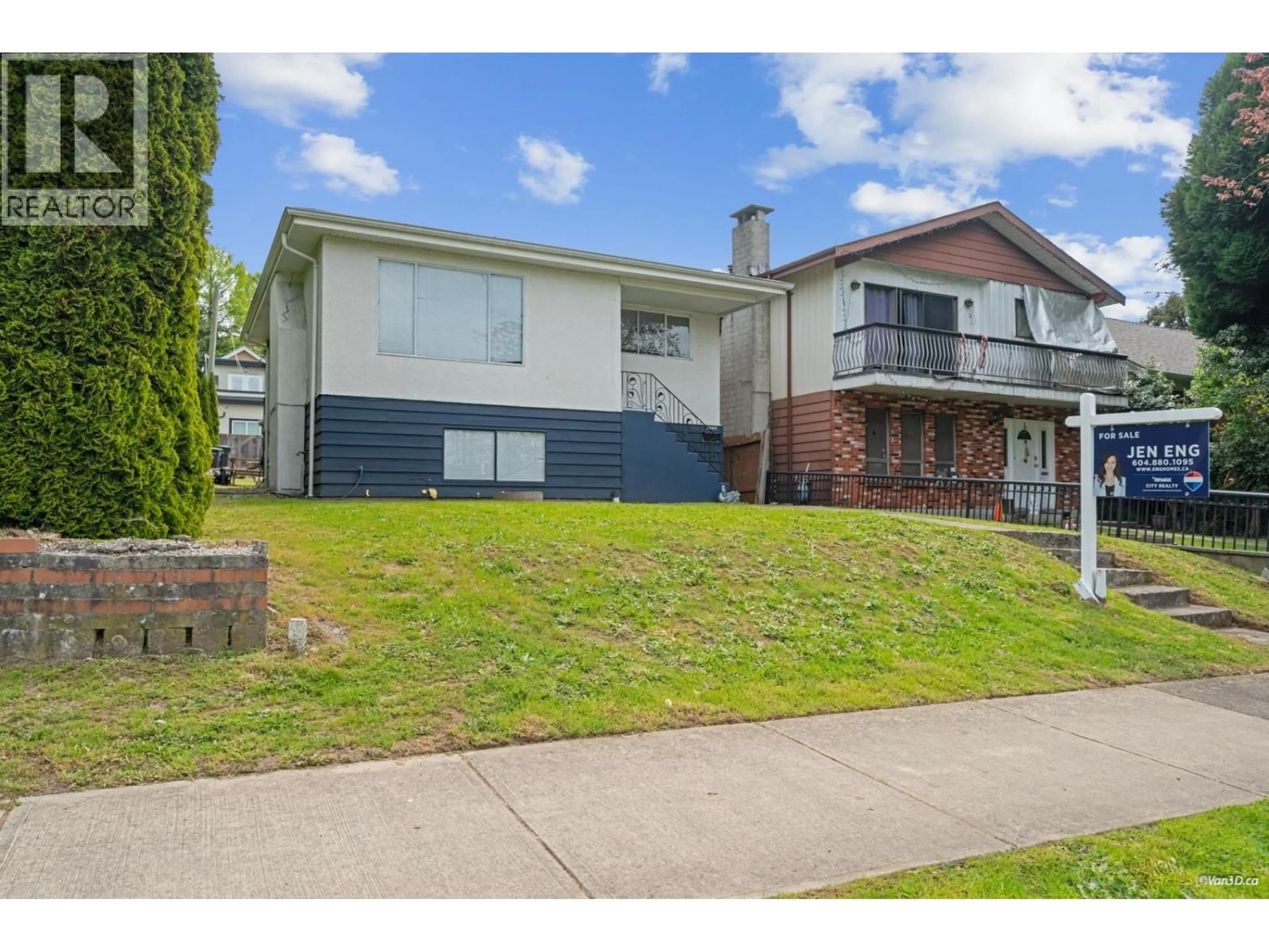 Unknown for 5702 LANCASTER STREET, Vancouver British Columbia V5R4A7