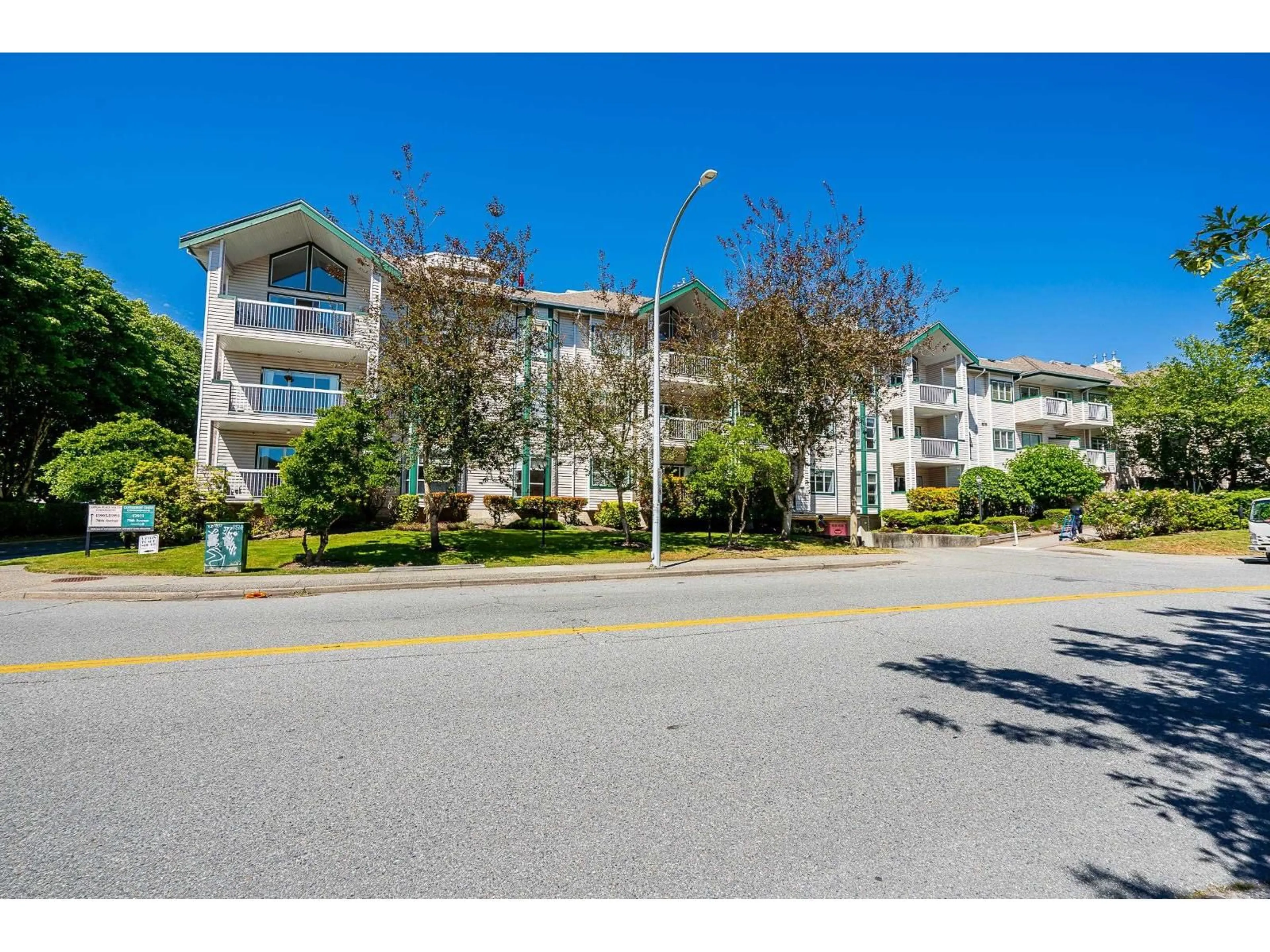 Unknown for 202 - 13911 70 AVENUE, Surrey British Columbia V3W6B4