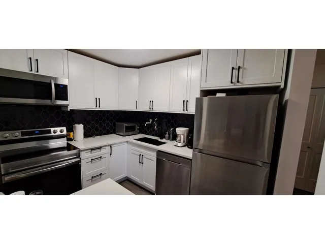 305 - 32870 GEORGE FERGUSON WAY, Abbotsford 3