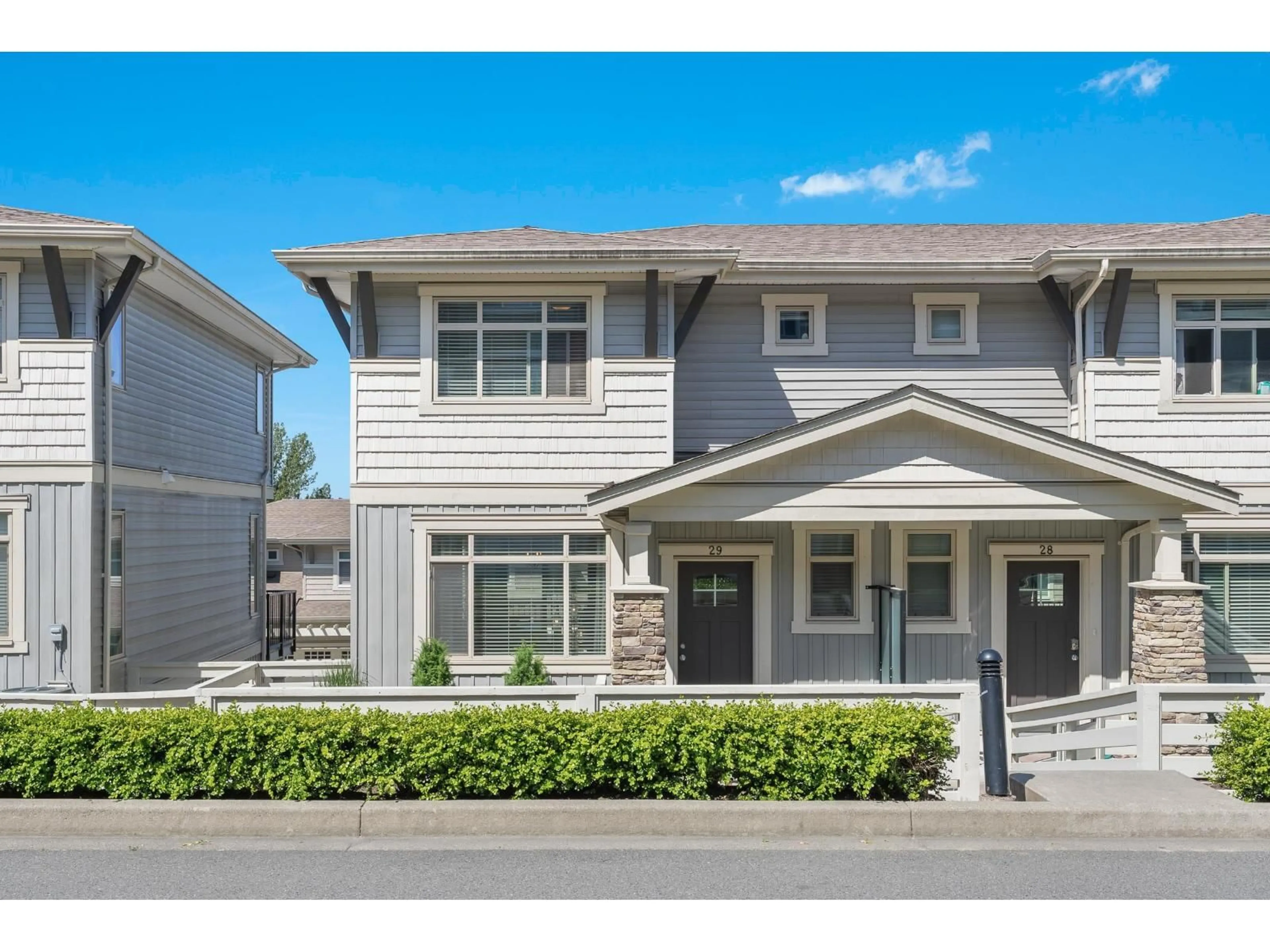 Home with vinyl exterior material, street for 29 - 34230 ELMWOOD DRIVE, Abbotsford British Columbia V2S0J1