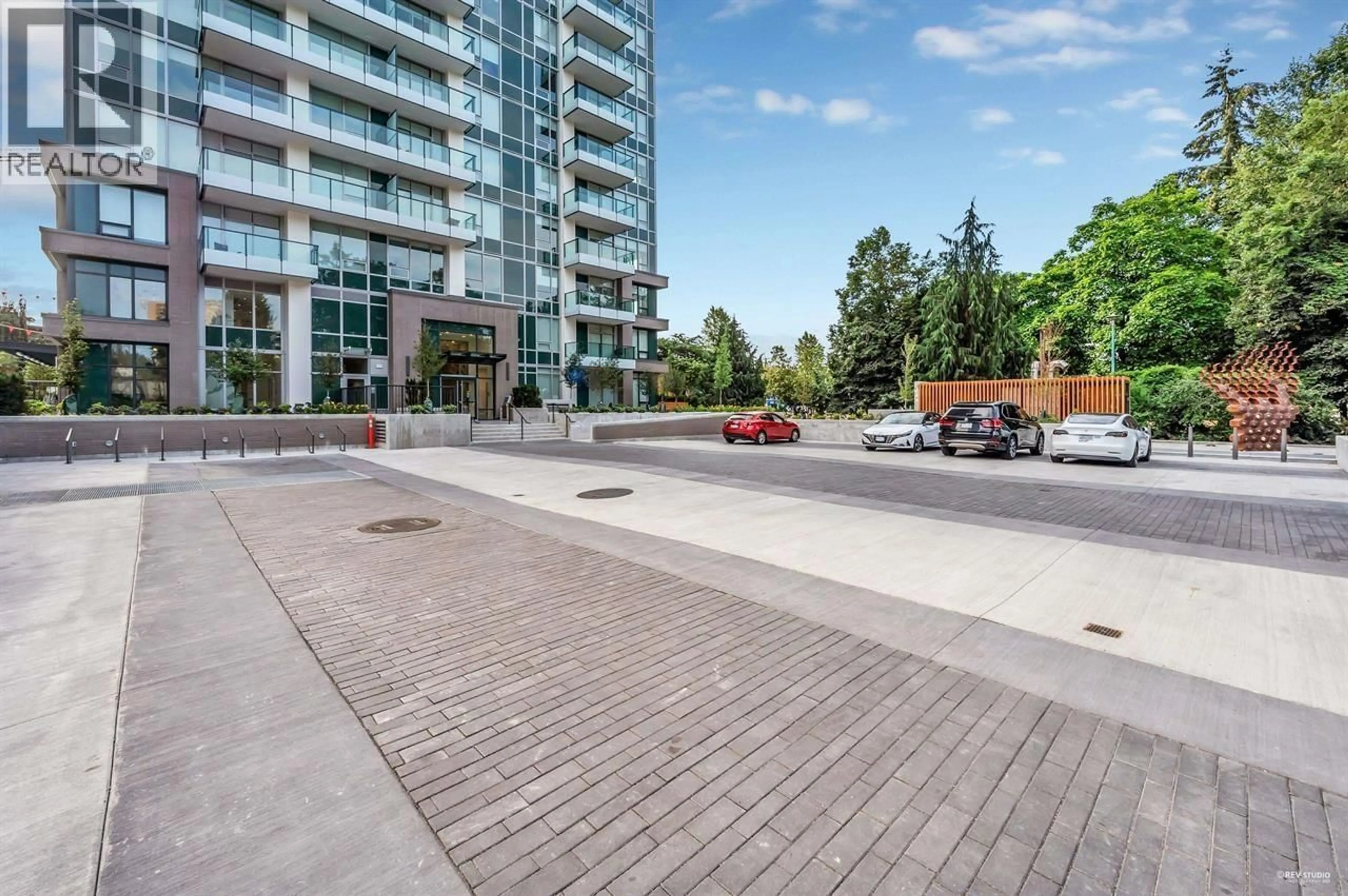 Patio, street for 307 - 6463 SILVER AVENUE, Burnaby British Columbia V5H0K4