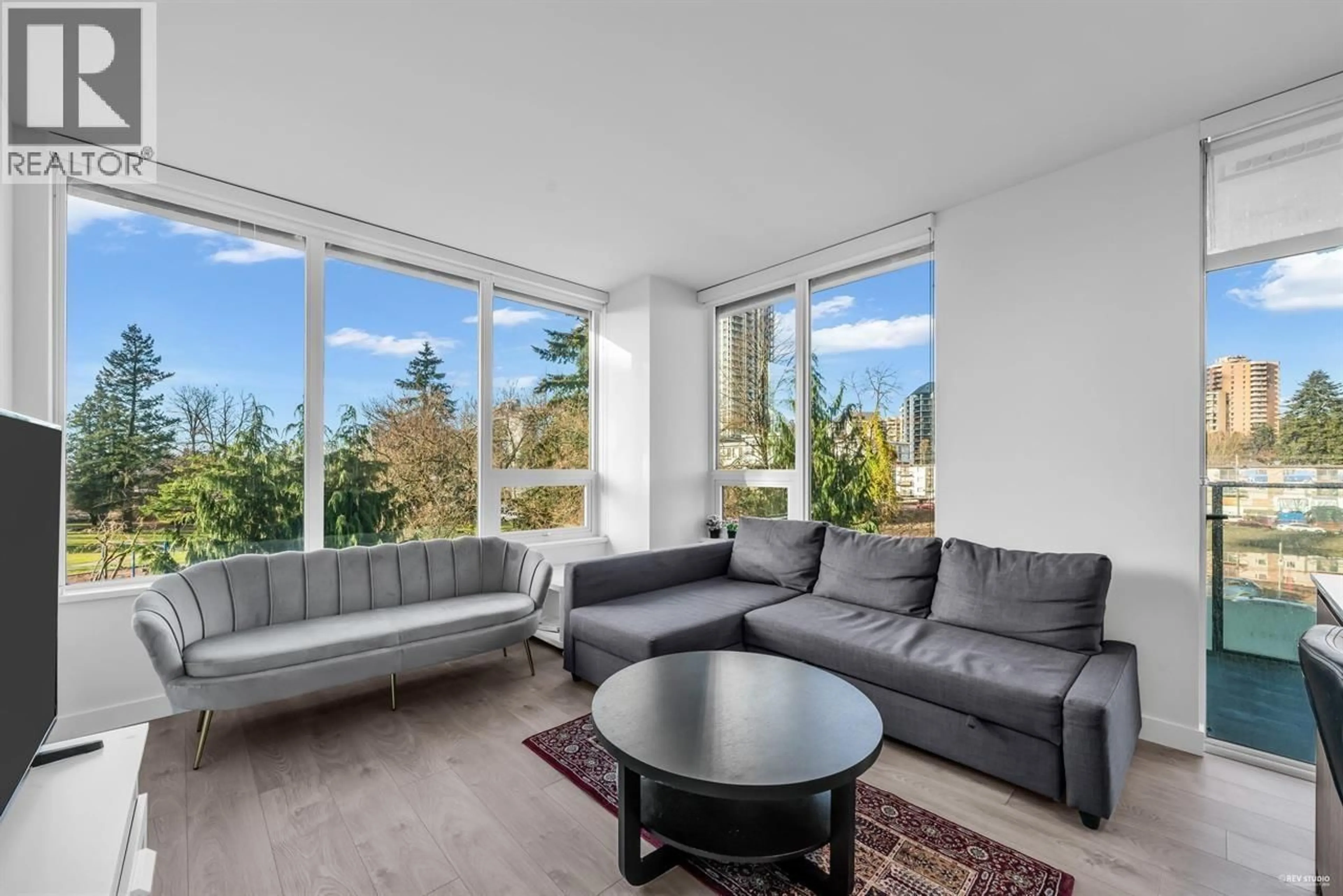 Living room with furniture, unknown for 307 - 6463 SILVER AVENUE, Burnaby British Columbia V5H0K4