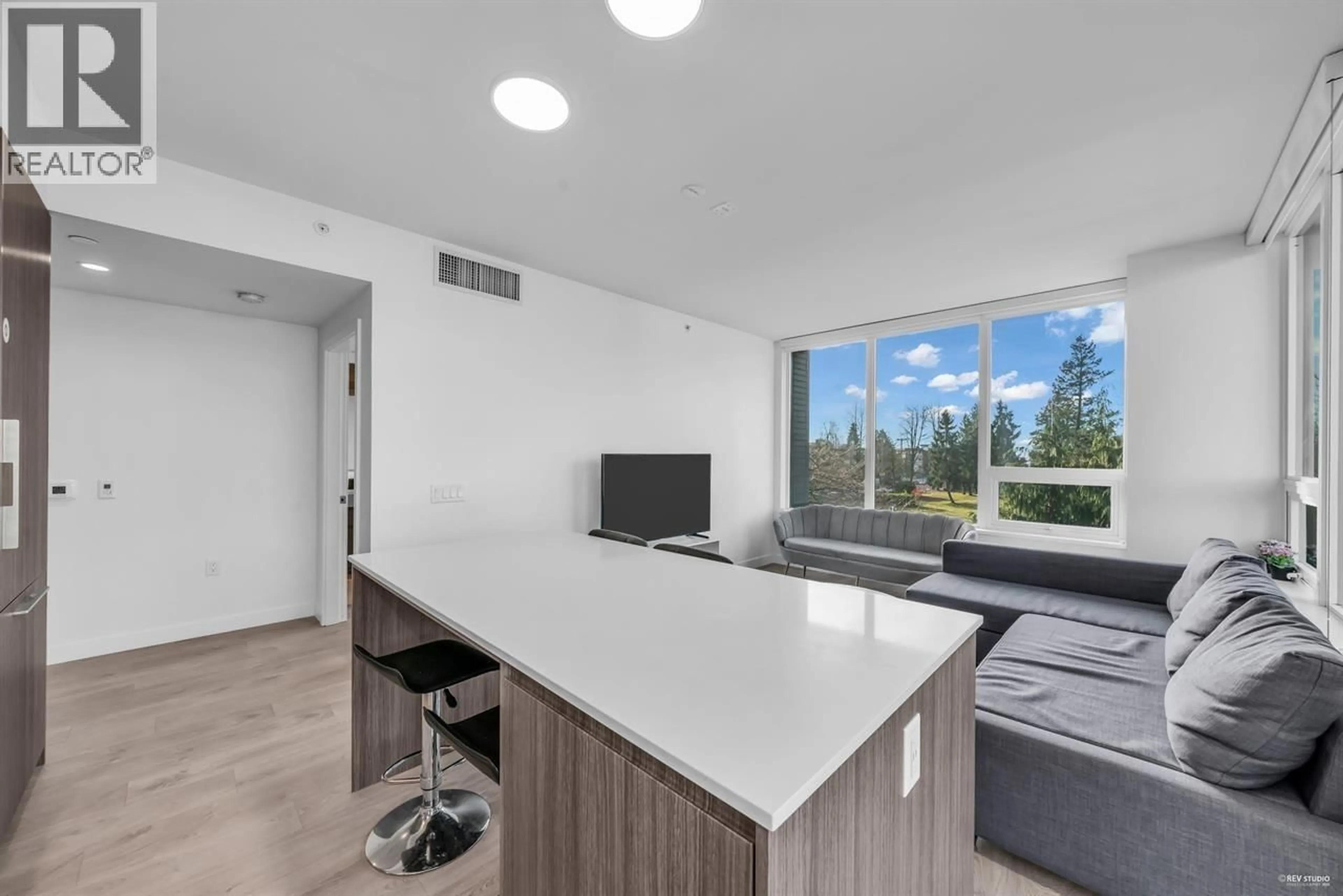 Unknown for 307 - 6463 SILVER AVENUE, Burnaby British Columbia V5H0K4