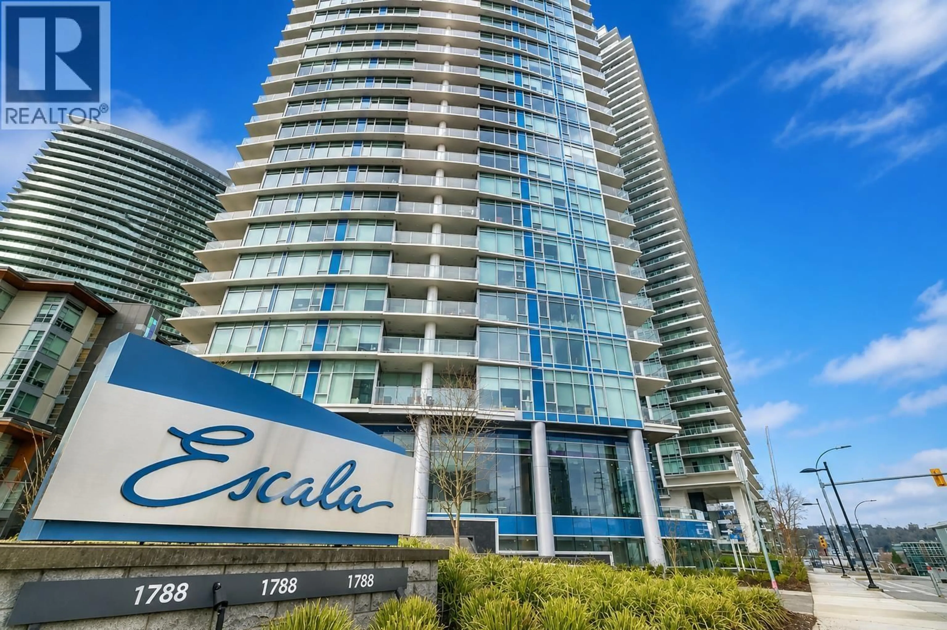Patio, water/lake/river/ocean view for 2202 - 1788 GILMORE AVENUE, Burnaby British Columbia V5C0L5