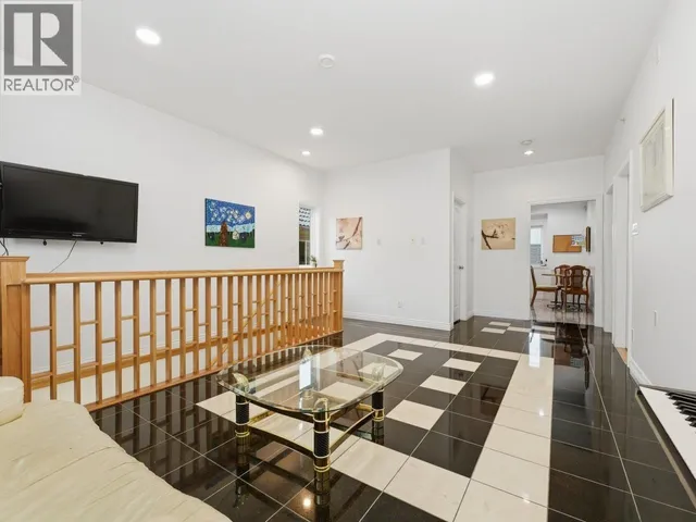 1115 BOUNDARY ROAD, Vancouver 5