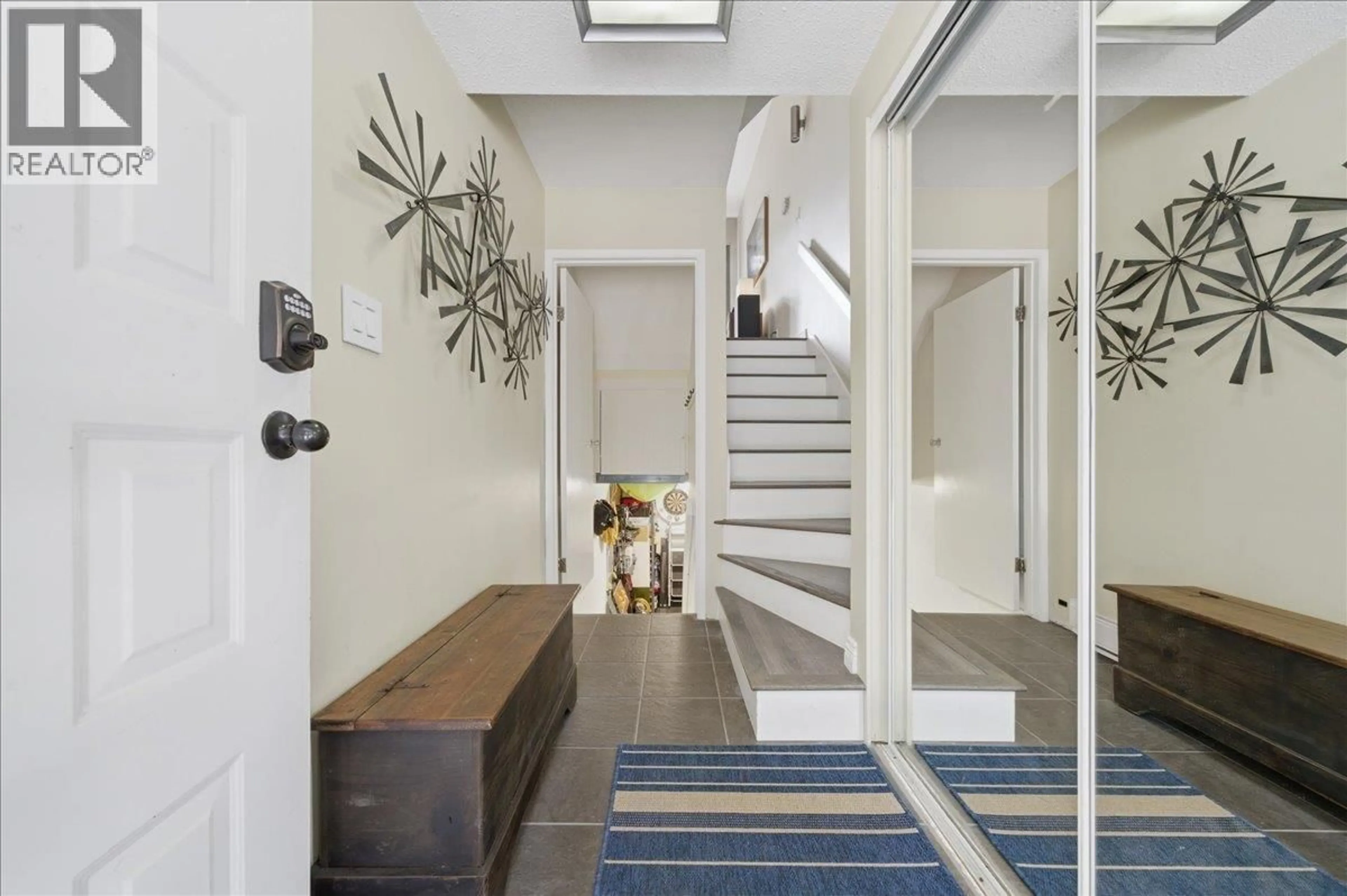 Indoor entryway for 47 - 1240 FALCON DRIVE, Coquitlam British Columbia V3E2B4