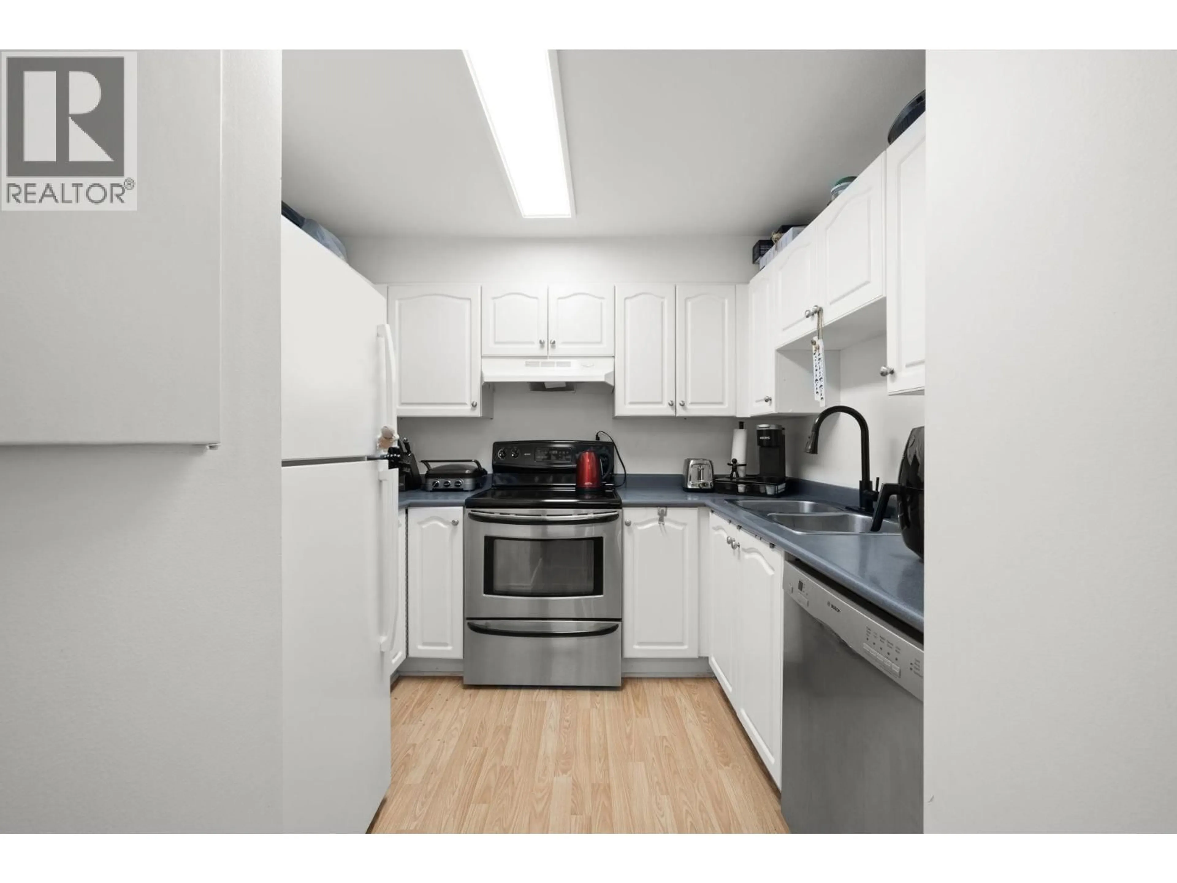 Standard kitchen, unknown for 25 - 2378 RINDALL AVENUE, Port Coquitlam British Columbia V3C1V2