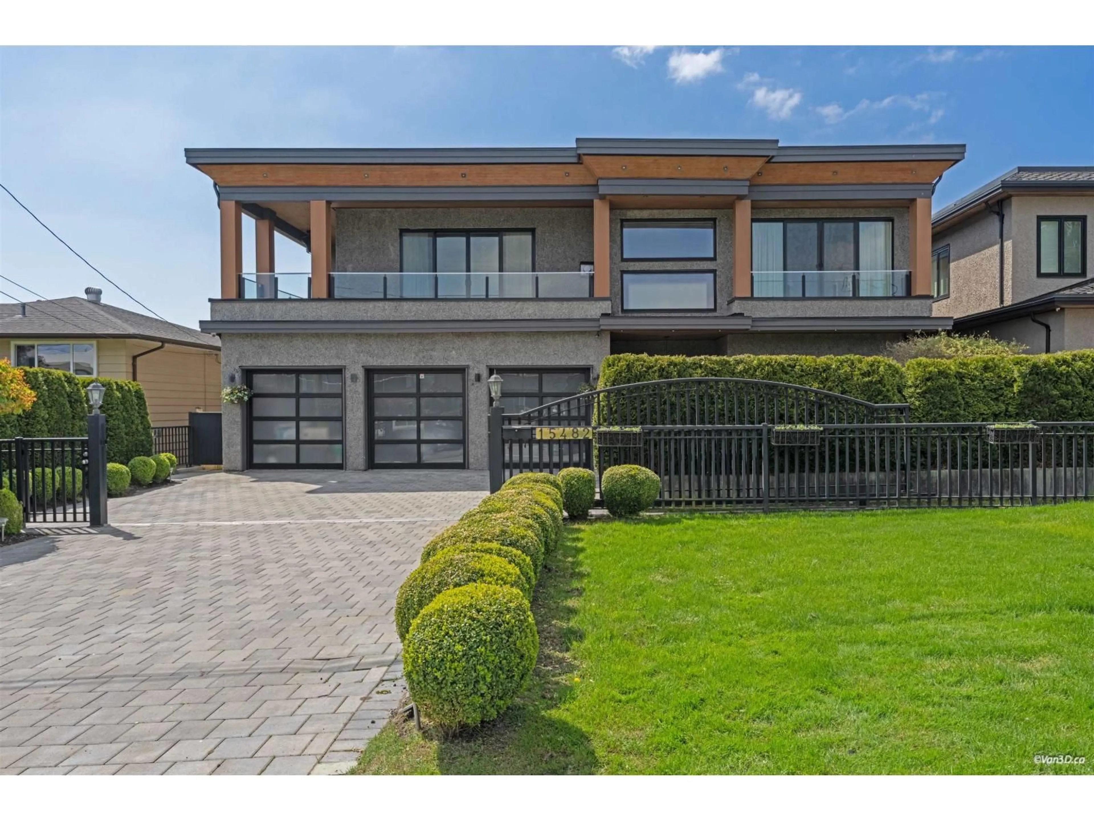 Home with brick exterior material, street for 15482 PACIFIC AVENUE, White Rock British Columbia V4B1R7