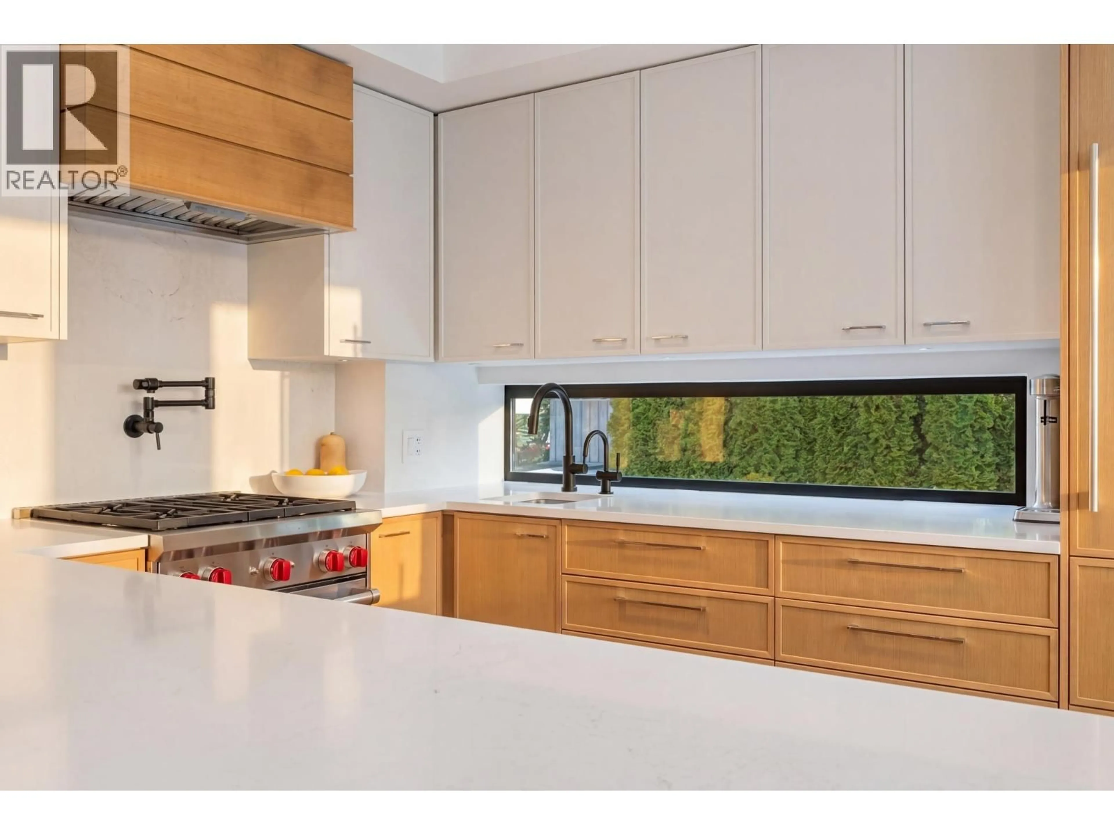 Contemporary kitchen, unknown for 820 23RD AVENUE, Vancouver British Columbia V5Z2A9