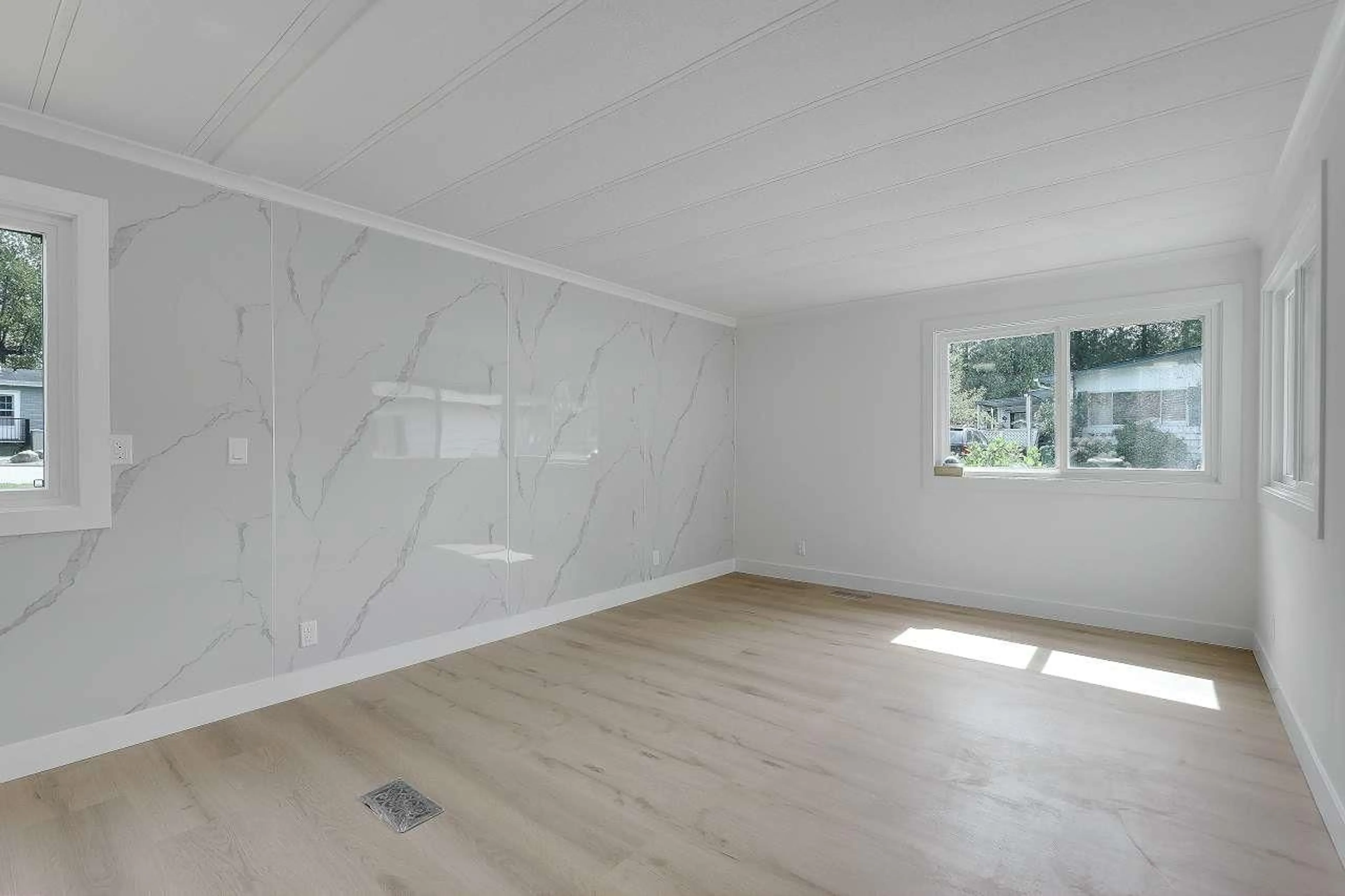 A pic of a room for 77 - 8220 KING GEORGE BOULEVARD, Surrey British Columbia V3W6E1