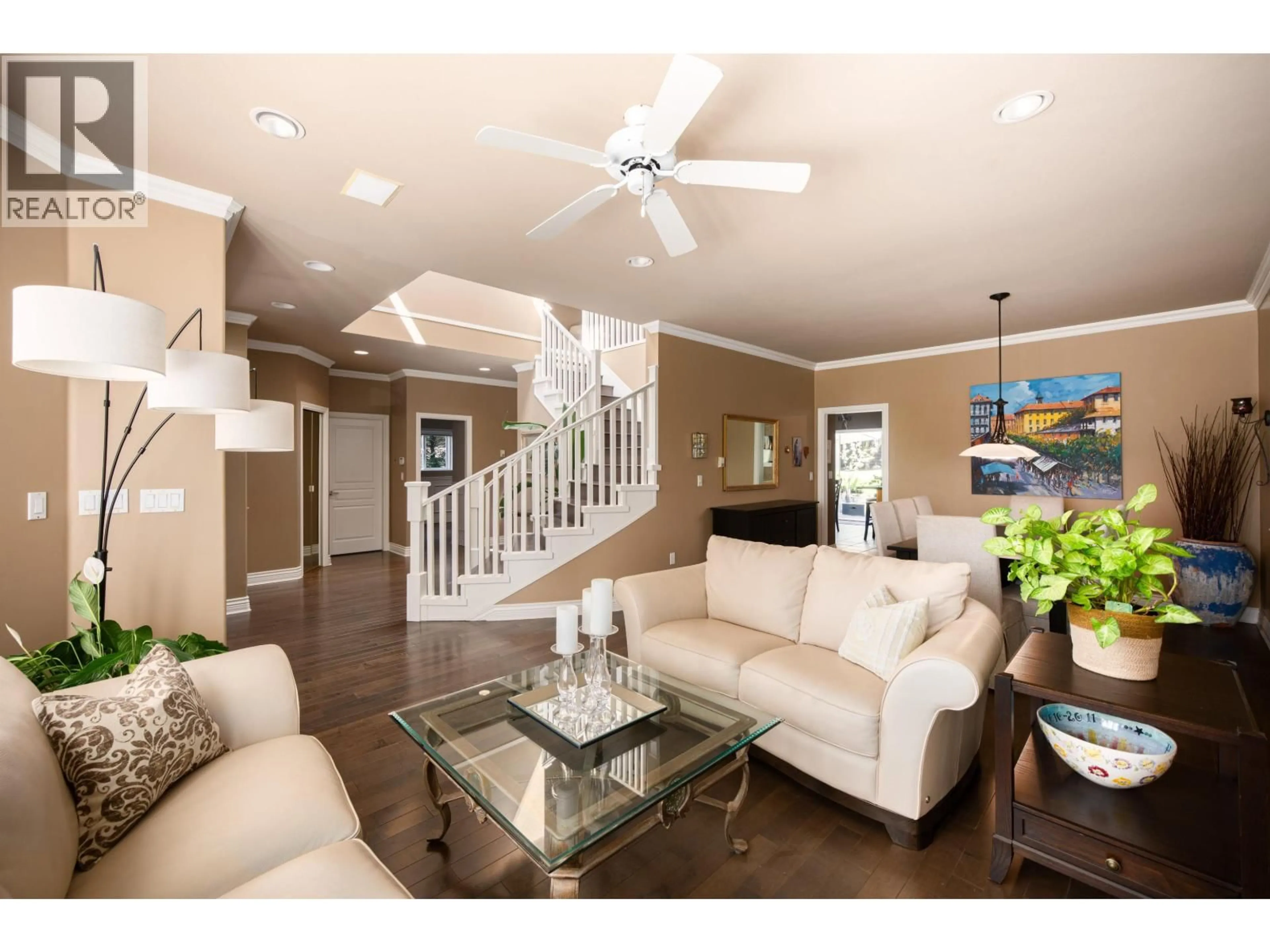 Living room with furniture, wood/laminate floor for 228 KINGS ROAD, North Vancouver British Columbia V7N2L9
