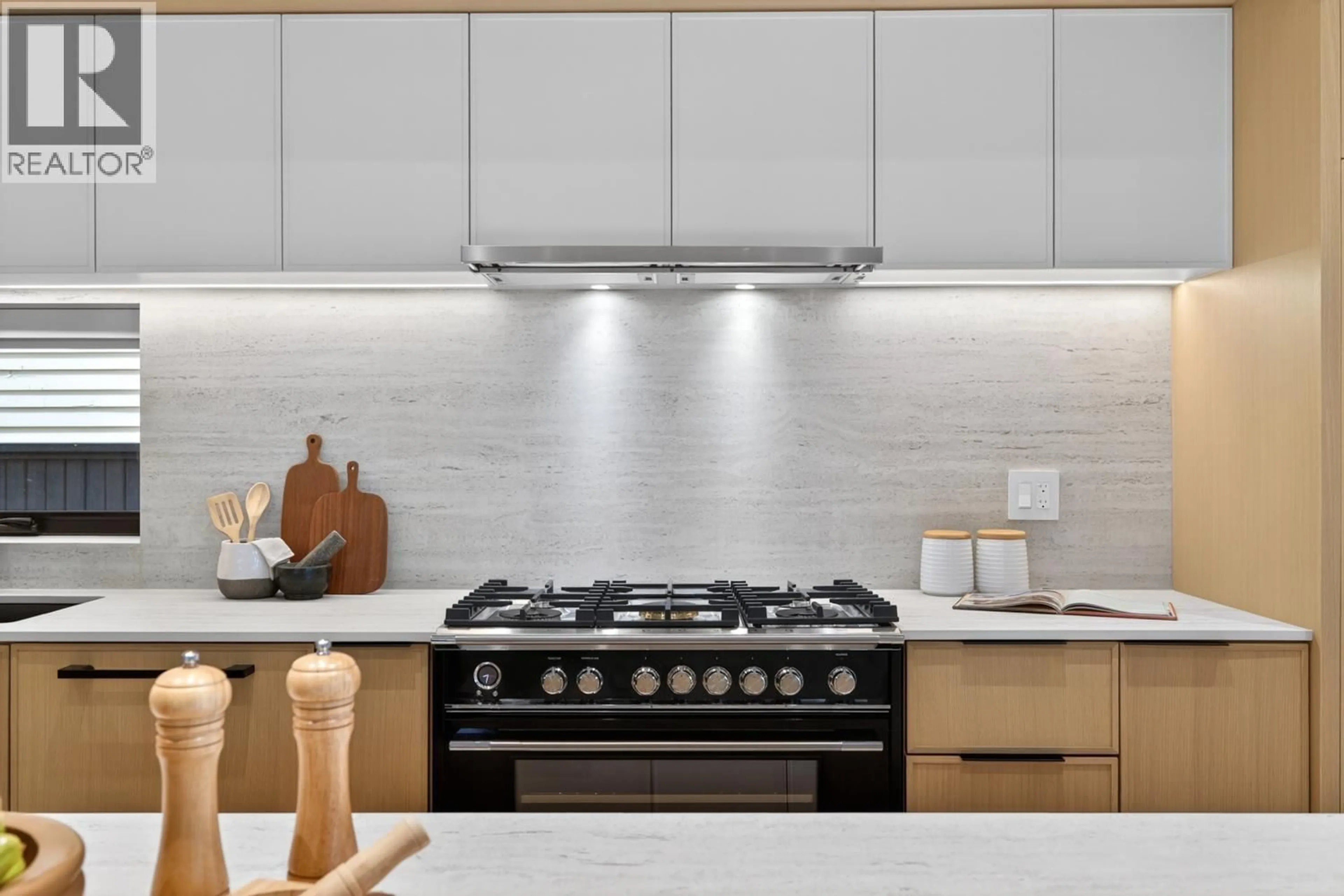 Contemporary kitchen, ceramic/tile floor for 1 - 58 40TH AVENUE, Vancouver British Columbia V5W1L4