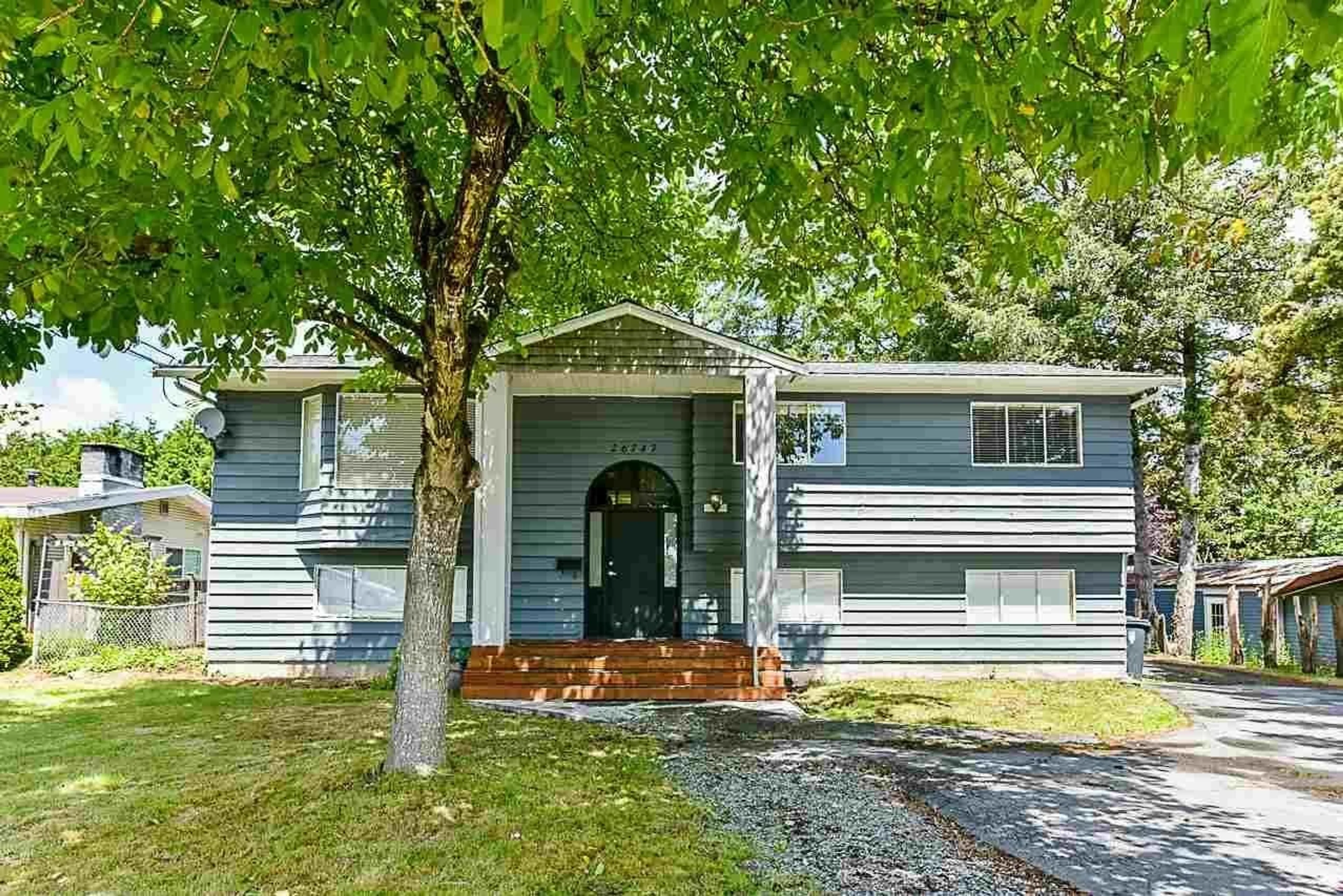 Home with vinyl exterior material, street for 26747 32 AVENUE, Langley British Columbia V4W3G4