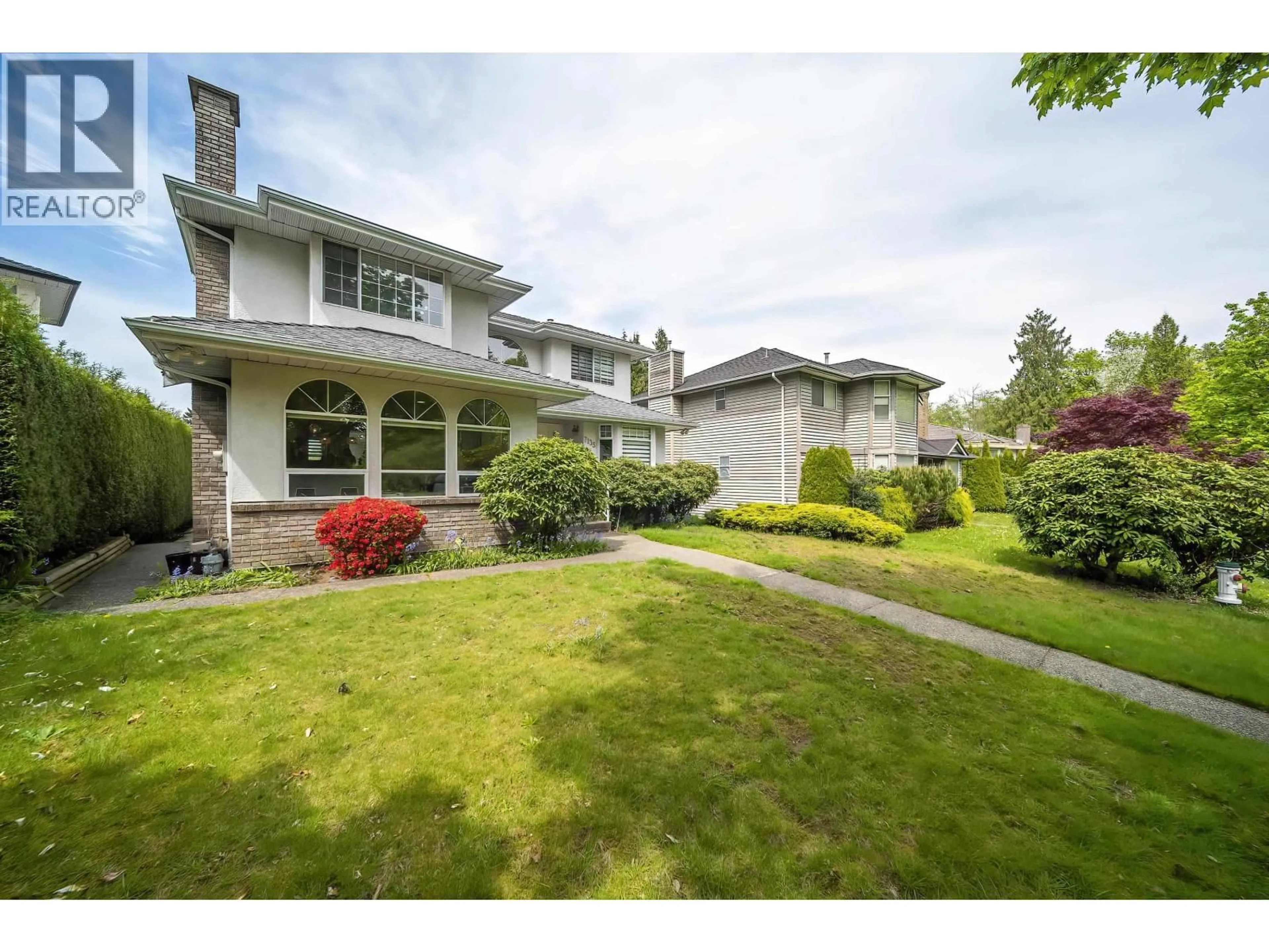 Patio, street for 7135 4TH STREET, Burnaby British Columbia V5E3X7