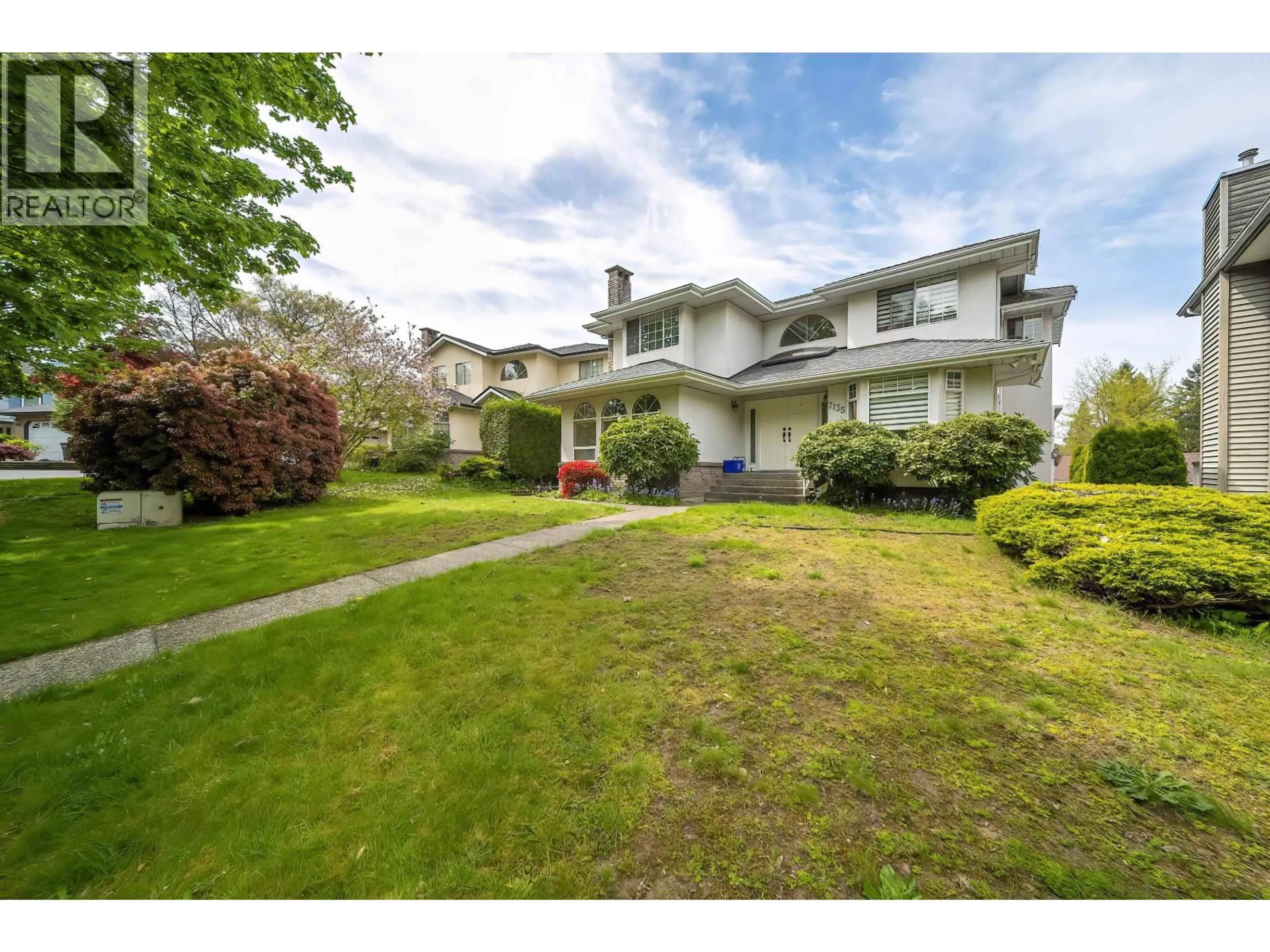 A pic from outside/outdoor area/front of a property/back of a property/a pic from drone, street for 7135 4TH STREET, Burnaby British Columbia V5E3X7