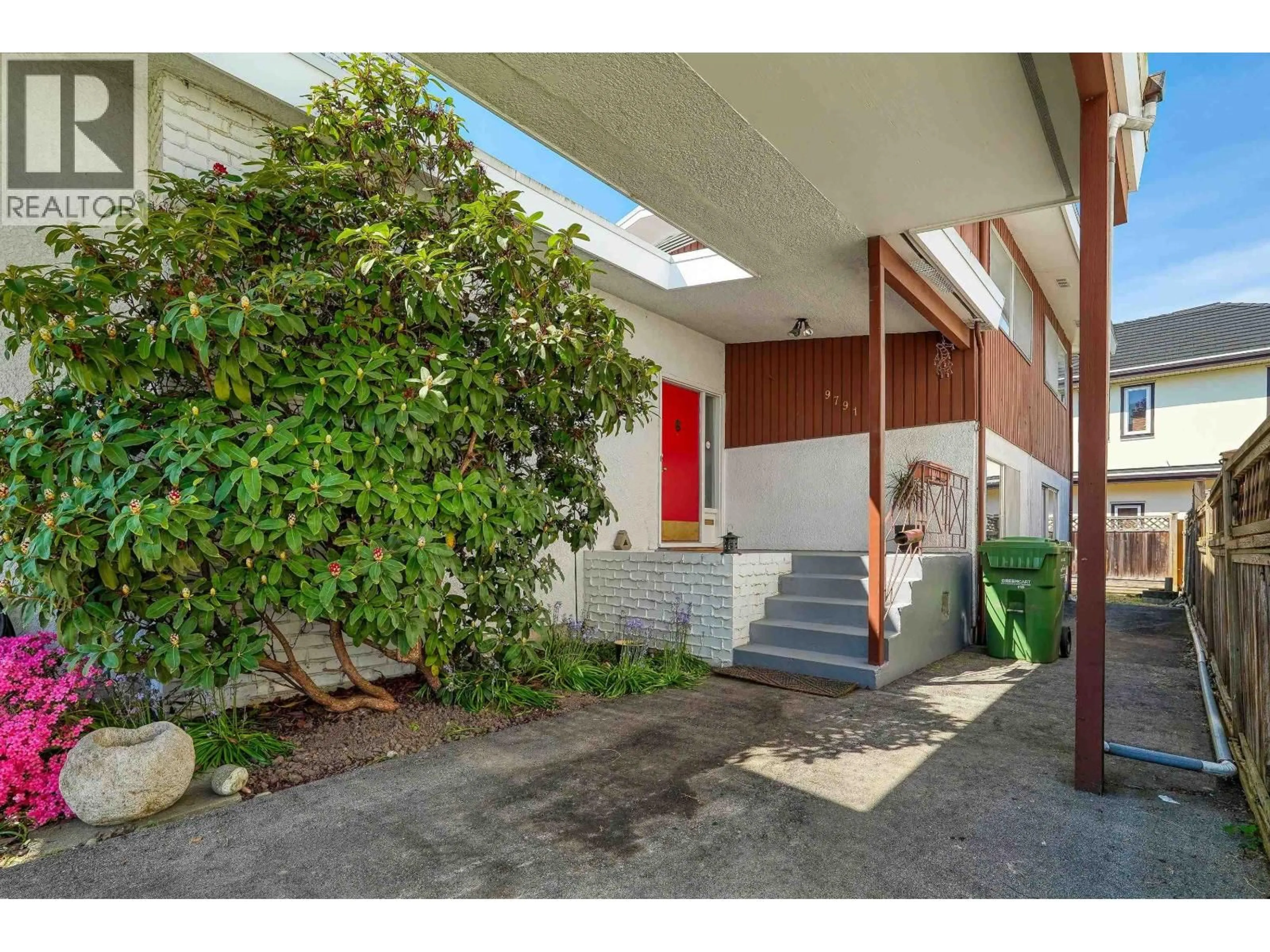 Indoor entryway for 9791 BERRY ROAD, Richmond British Columbia V7A2M9