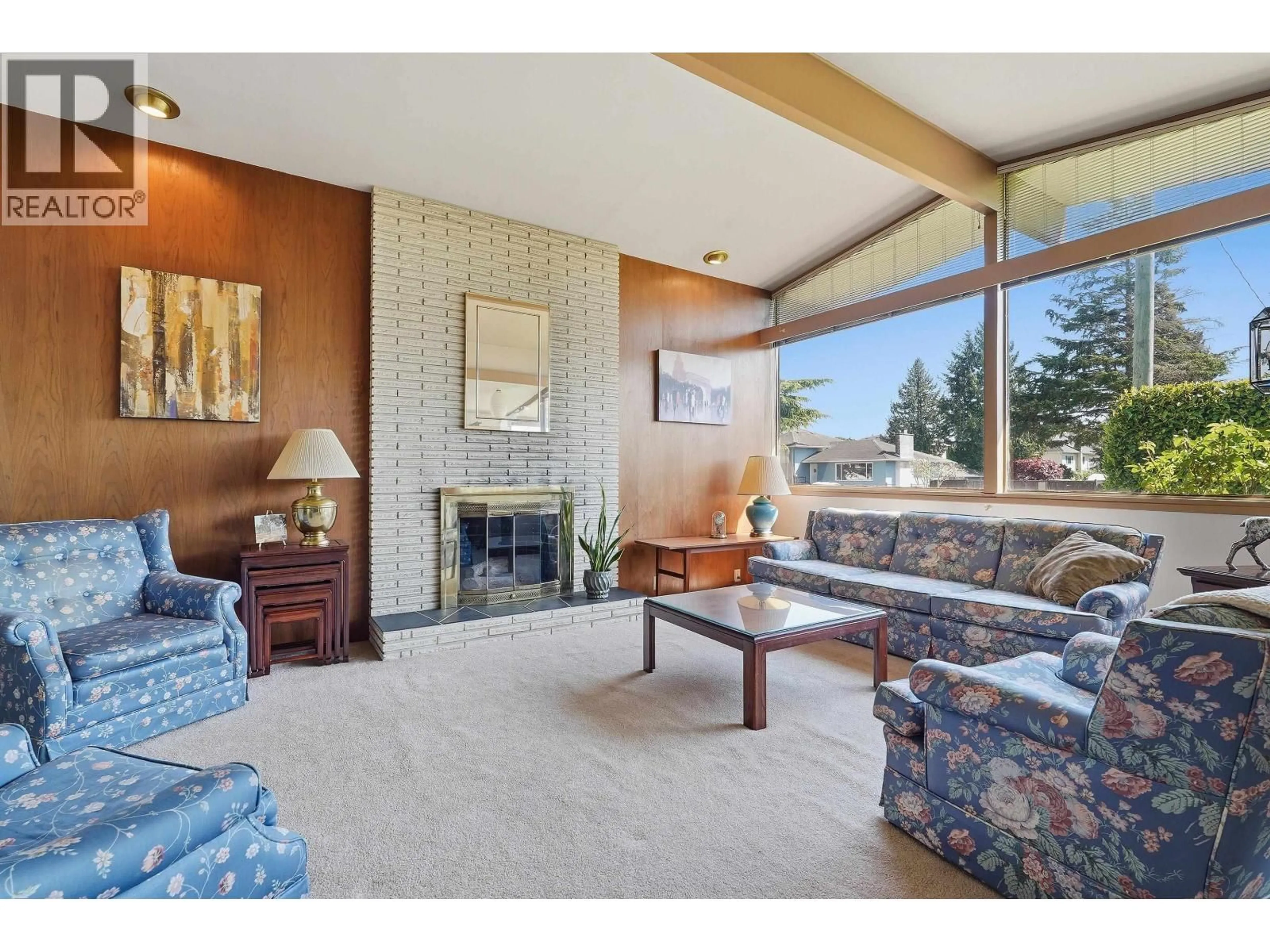 Living room with furniture, unknown for 9791 BERRY ROAD, Richmond British Columbia V7A2M9