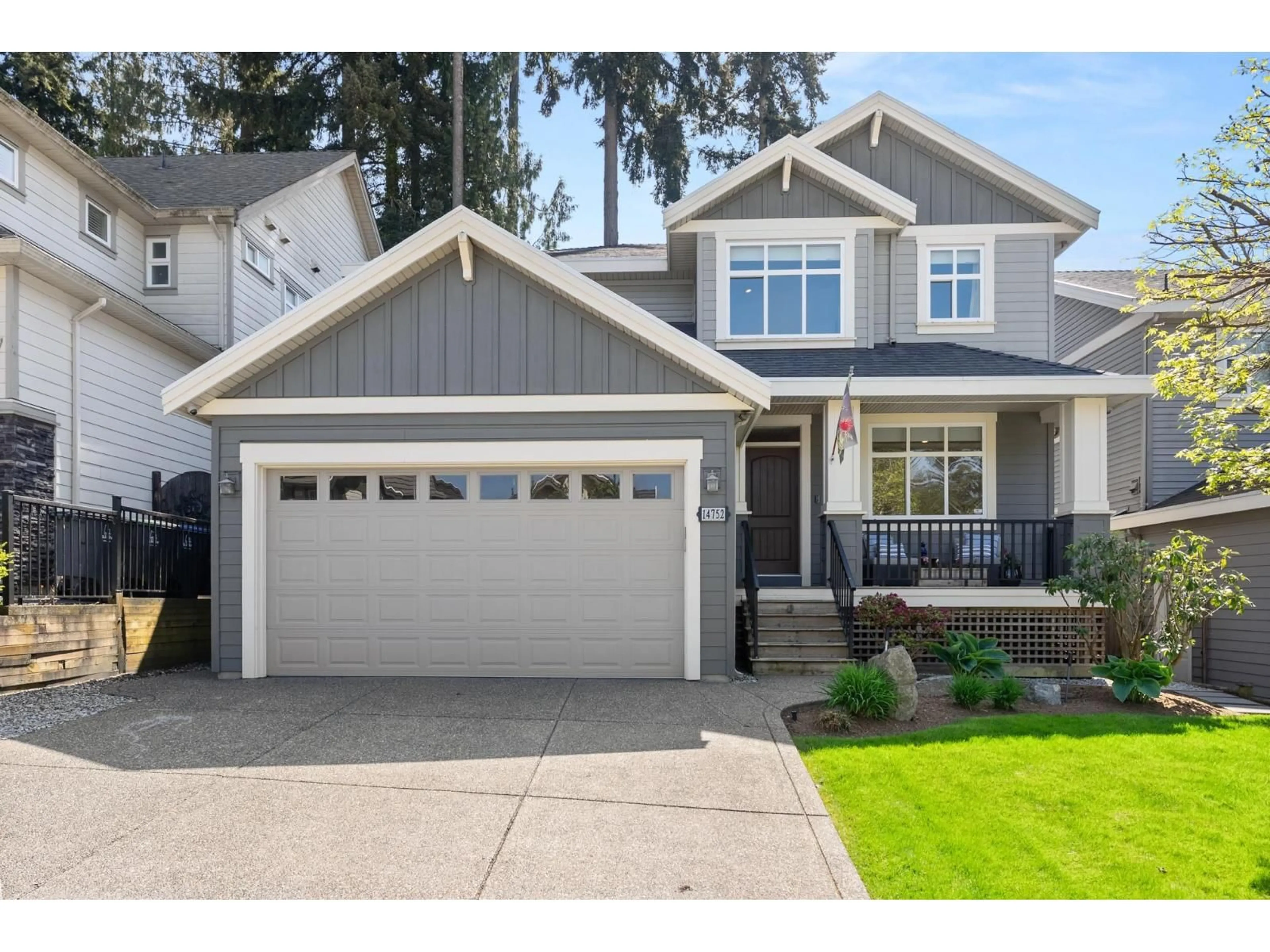 Home with vinyl exterior material, street for 14752 34A AVENUE, Surrey British Columbia V4P0B3