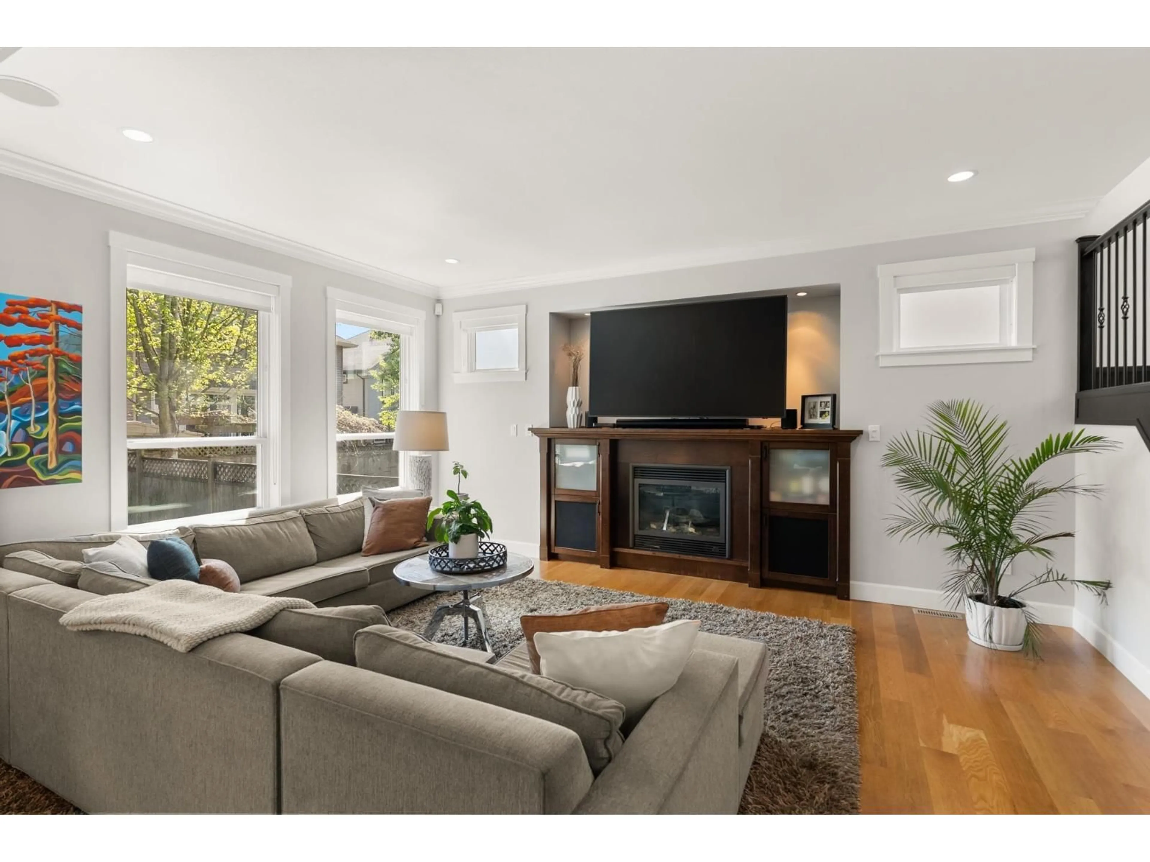 Living room with furniture, wood/laminate floor for 14752 34A AVENUE, Surrey British Columbia V4P0B3