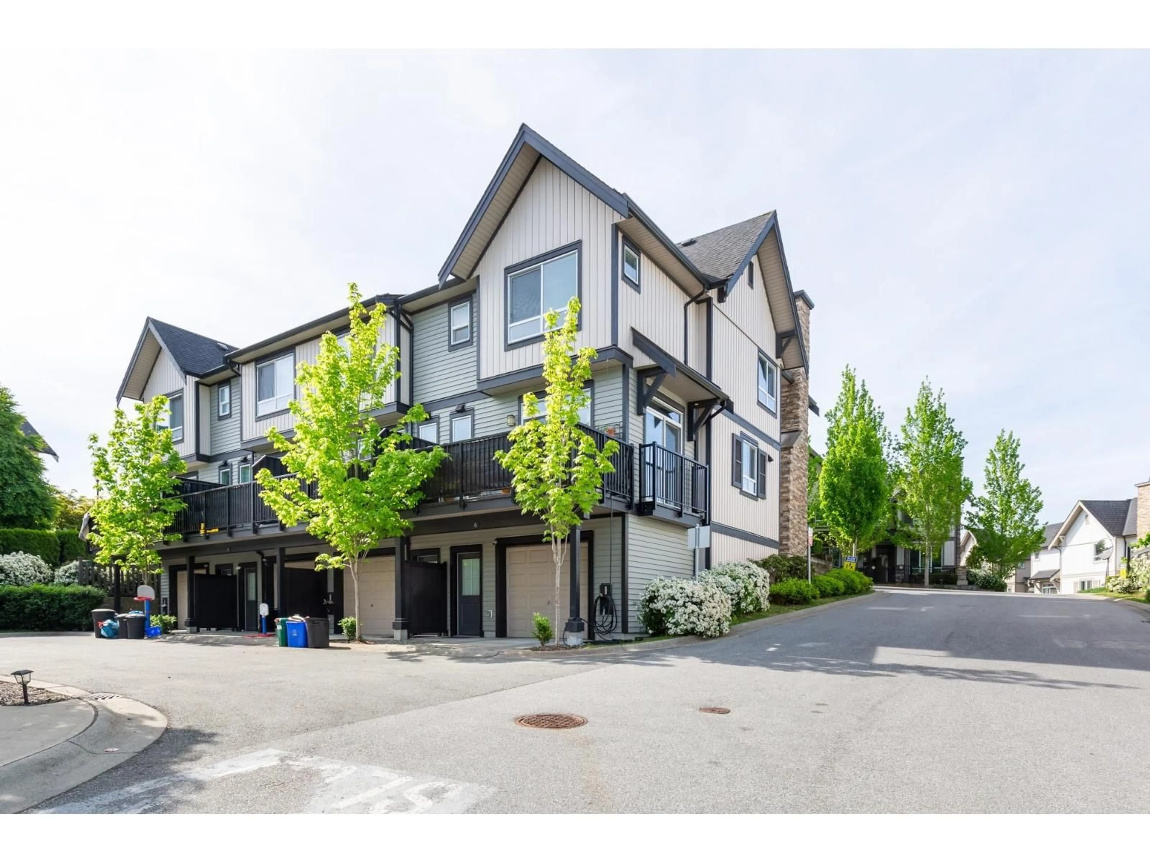 A pic from outside/outdoor area/front of a property/back of a property/a pic from drone, unknown for 6 - 30930 WESTRIDGE PLACE, Abbotsford British Columbia V2T0H6