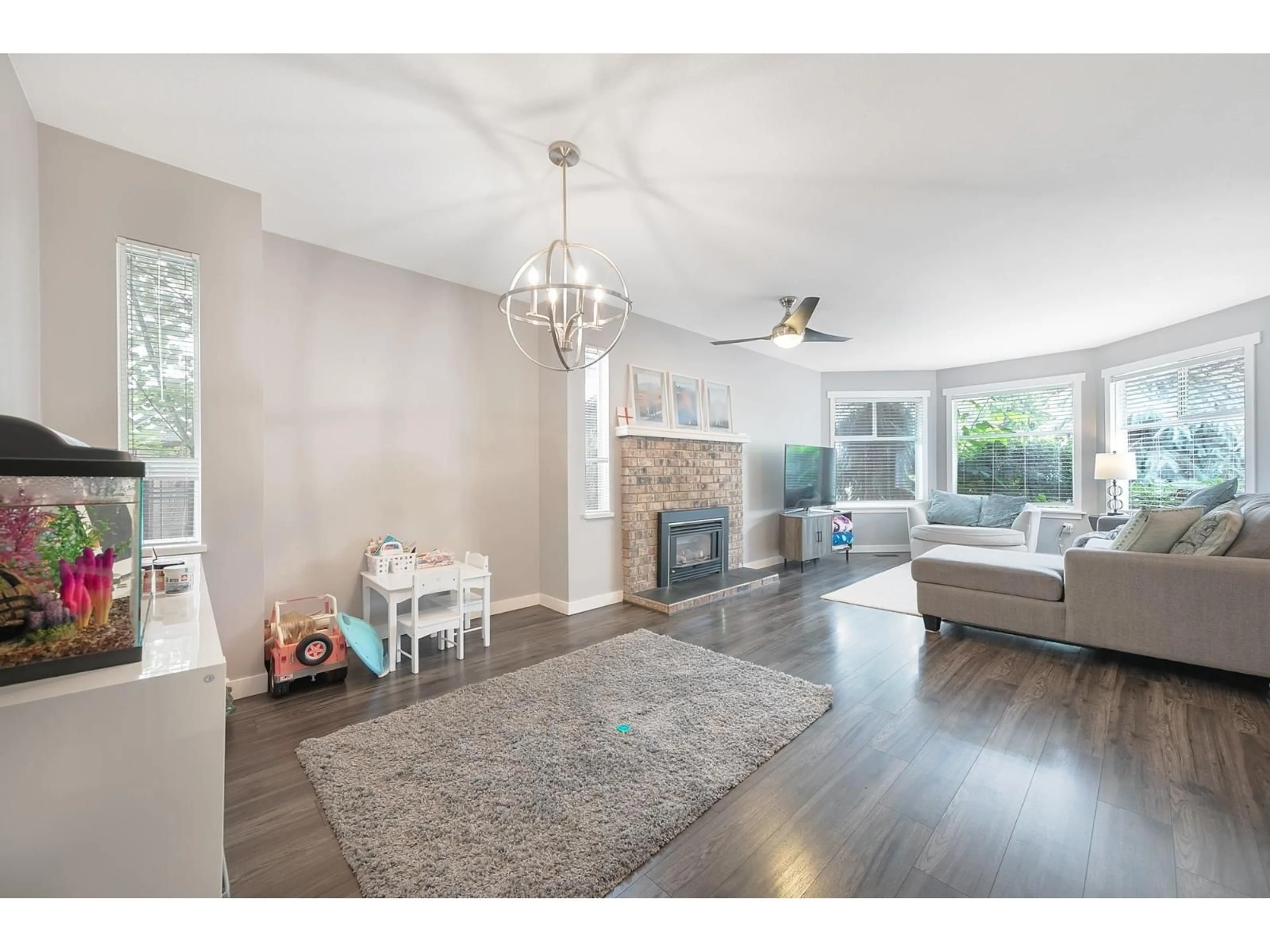 Living room with furniture, unknown for 9286 212 STREET, Langley British Columbia V1M2B5