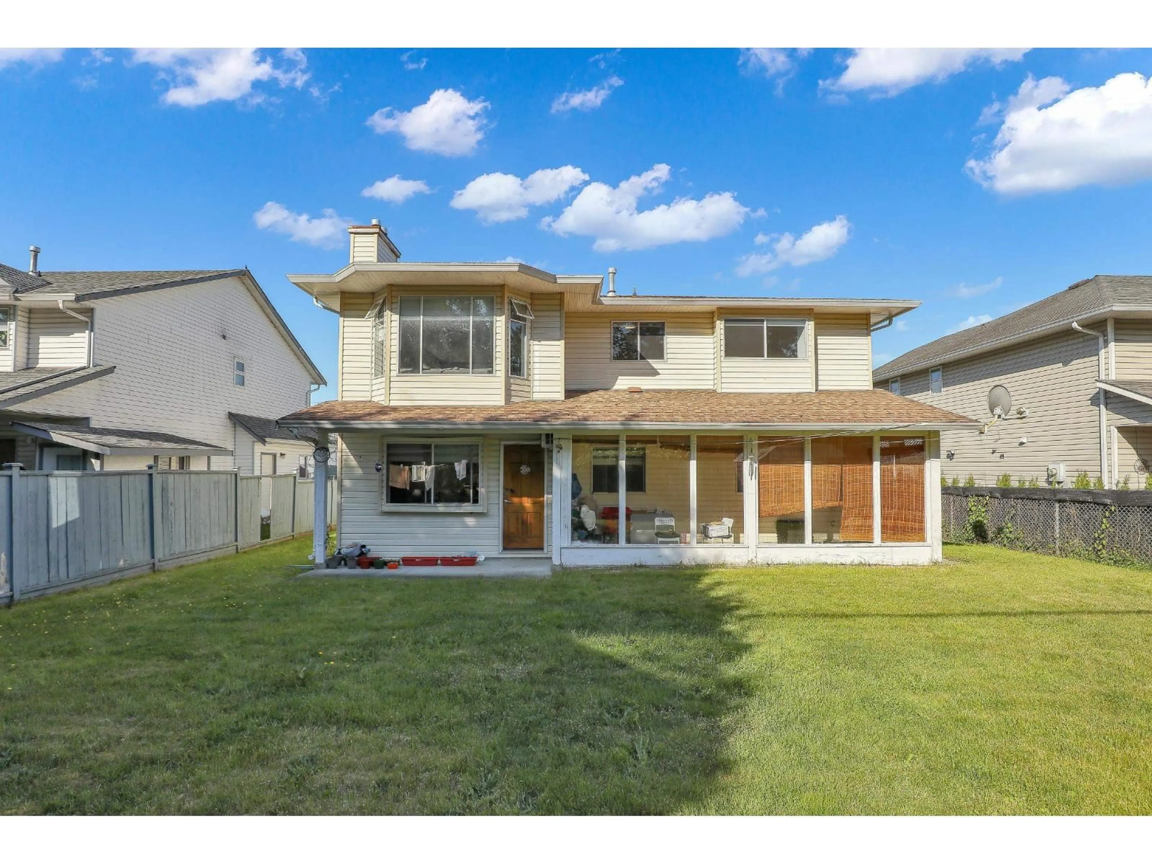 Home with vinyl exterior material, street for 1876 KING GEORGE BOULEVARD, Surrey British Columbia V4A5A1