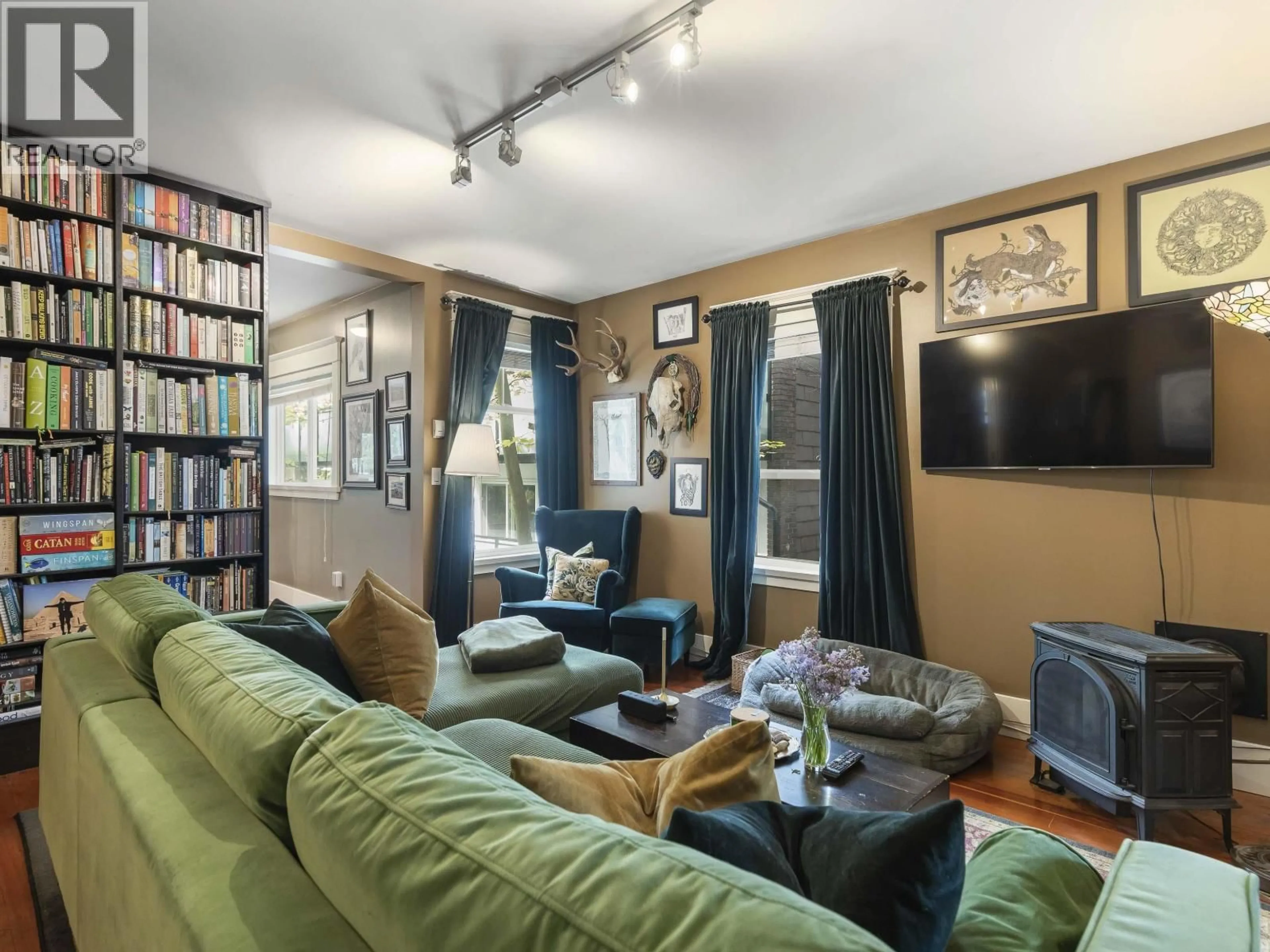 Living room with furniture, unknown for 2258 OXFORD STREET, Vancouver British Columbia V5L1G1