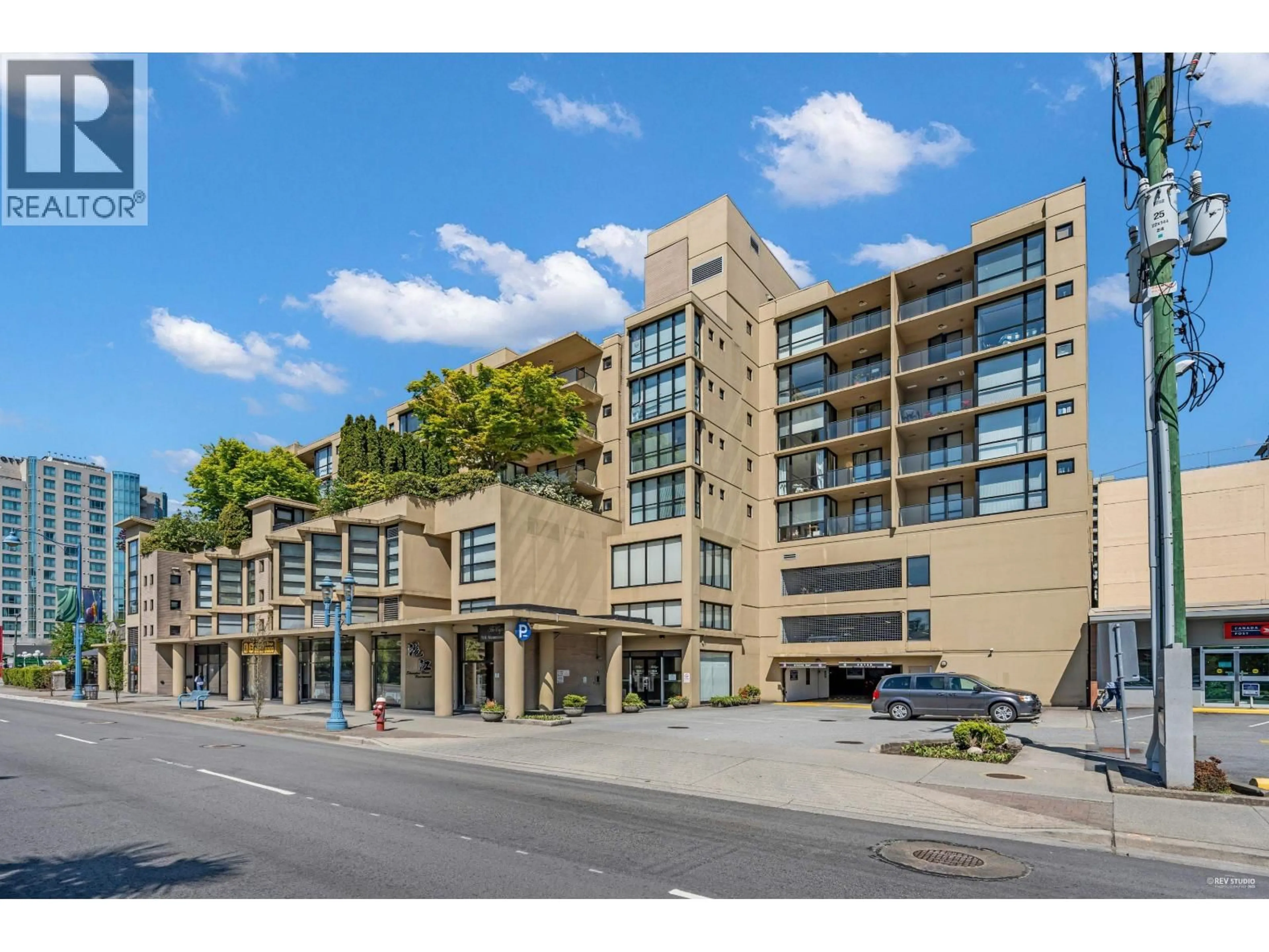 A pic from outside/outdoor area/front of a property/back of a property/a pic from drone, building for 824 - 7831 WESTMINSTER HIGHWAY, Richmond British Columbia V6X4J4