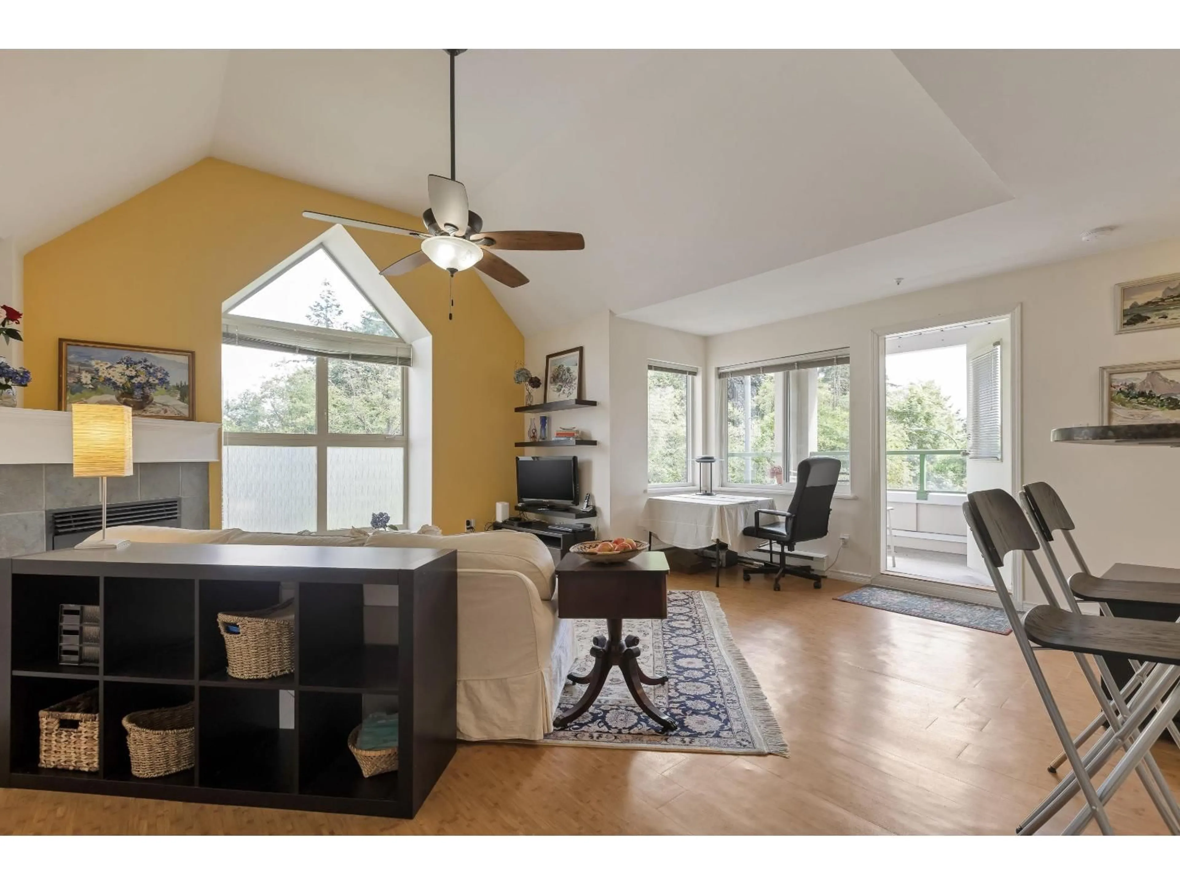 Living room with furniture, wood/laminate floor for 311 - 10128 132 STREET, Surrey British Columbia V3T3T5