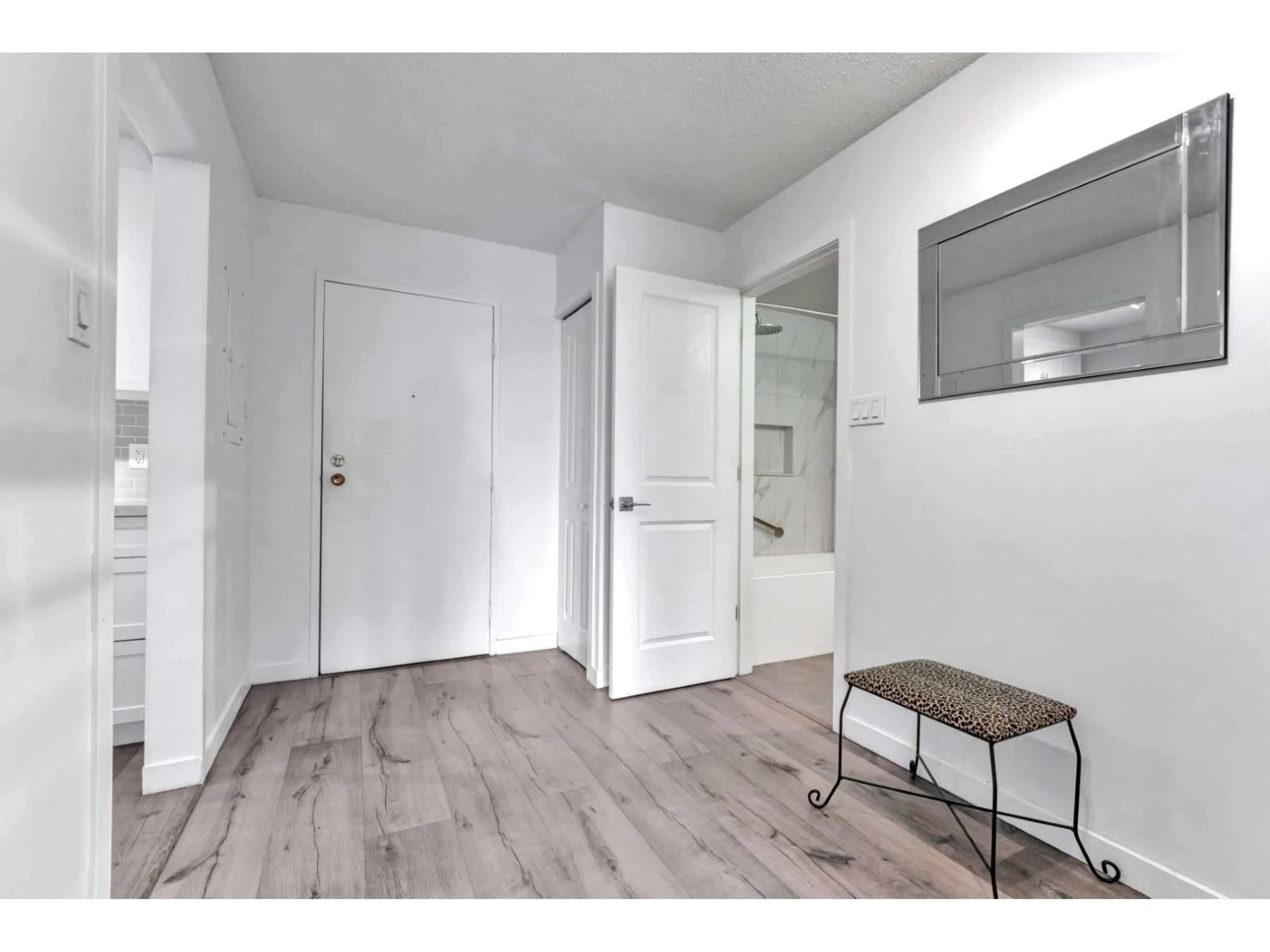 Indoor entryway for 168C - 8635 120 STREET, Delta British Columbia V4C6R5