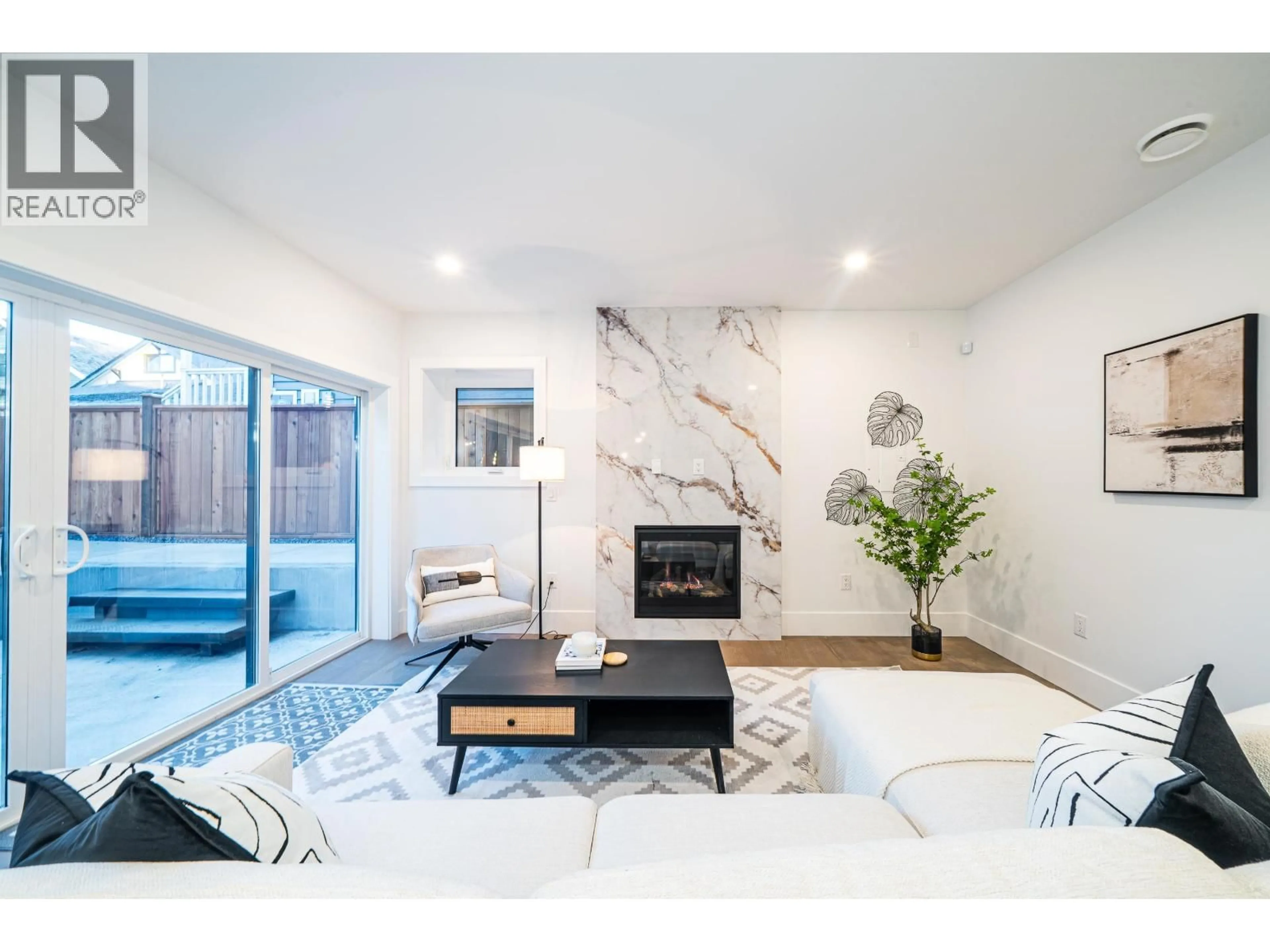 Living room with furniture, ceramic/tile floor for 1 - 2735 8TH AVENUE, Vancouver British Columbia V6K2B7