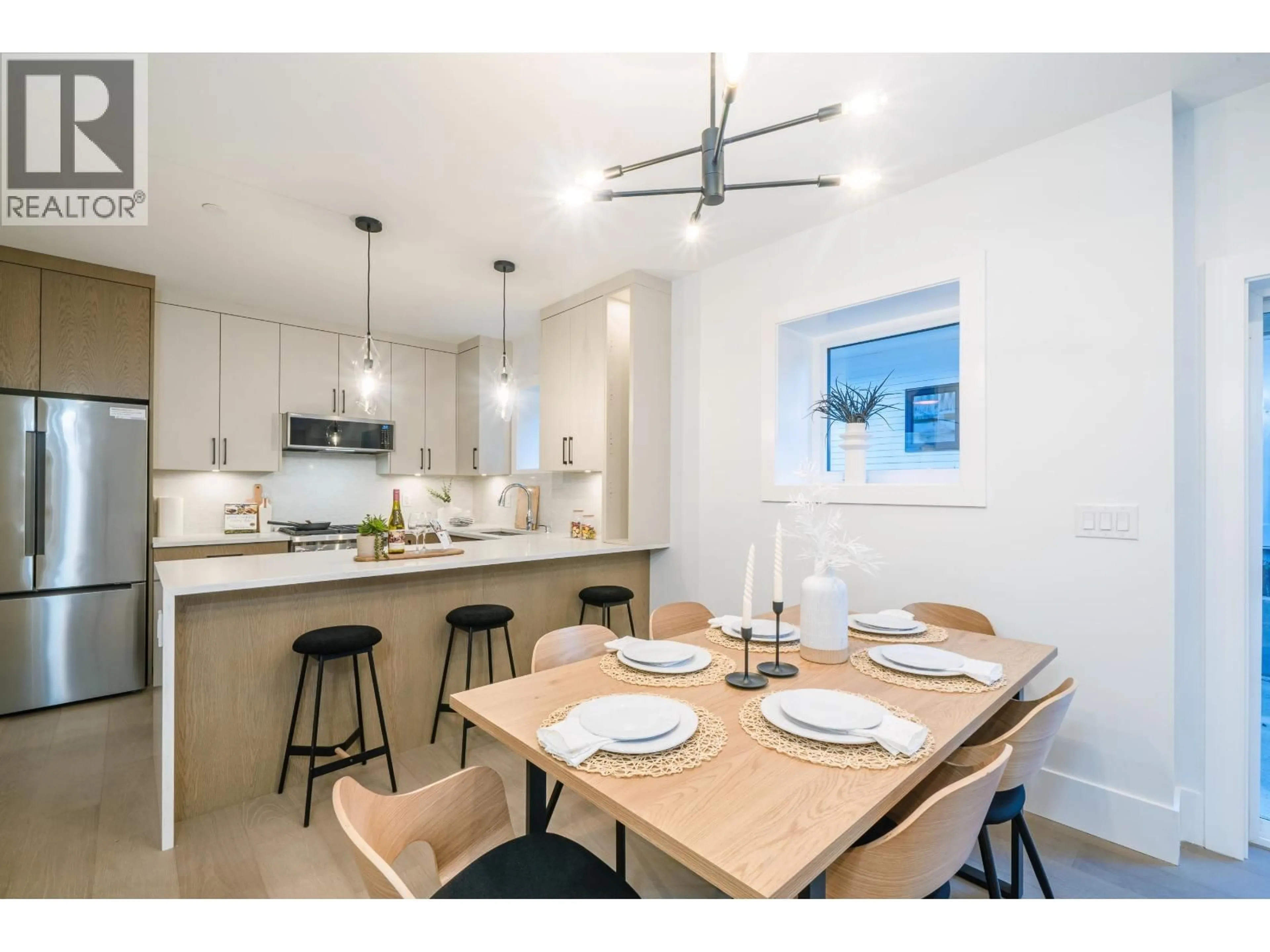 Open concept kitchen, unknown for 1 - 2735 8TH AVENUE, Vancouver British Columbia V6K2B7