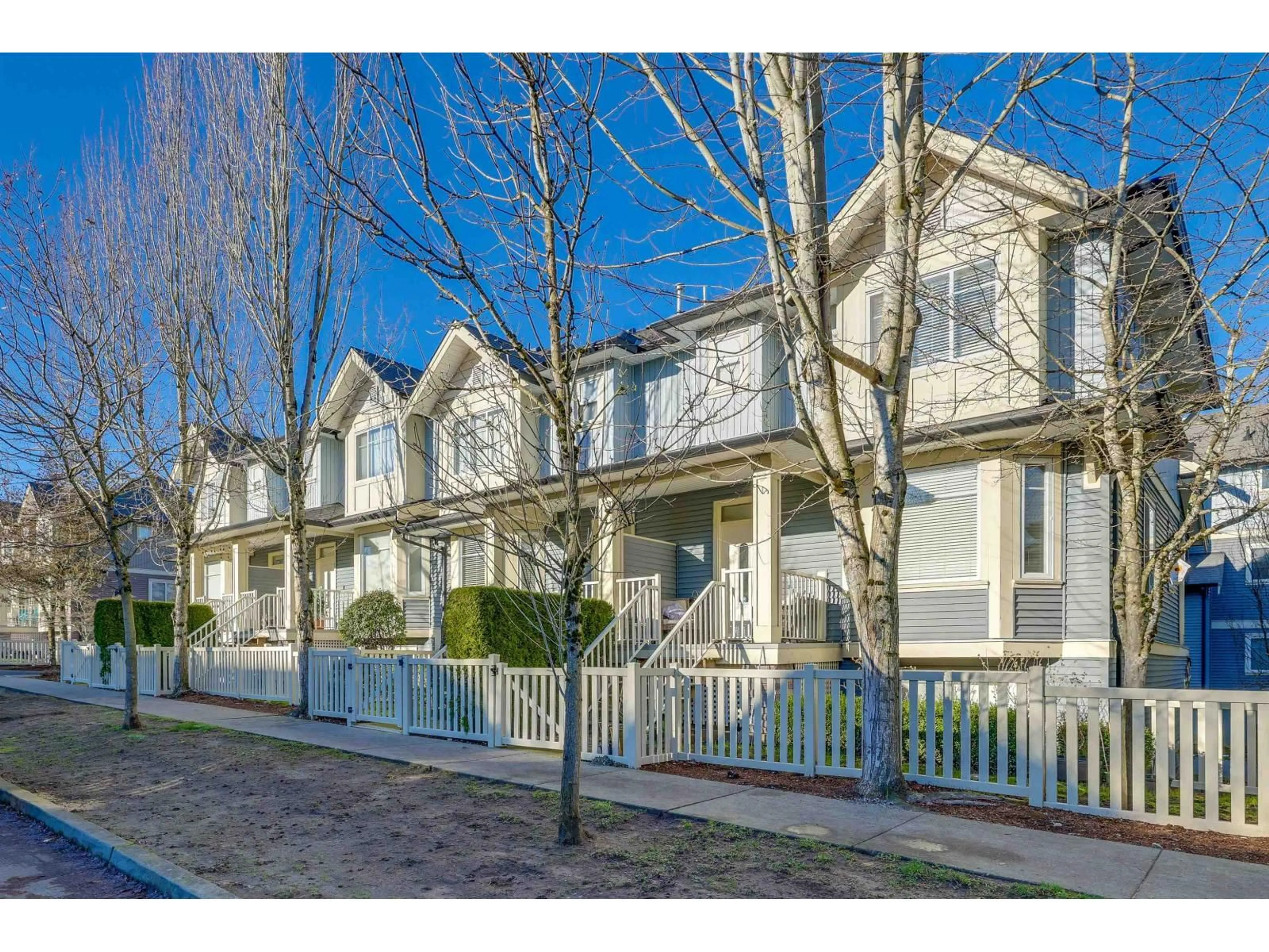 Unknown for 23 - 6575 192 STREET, Surrey British Columbia V4N5T8
