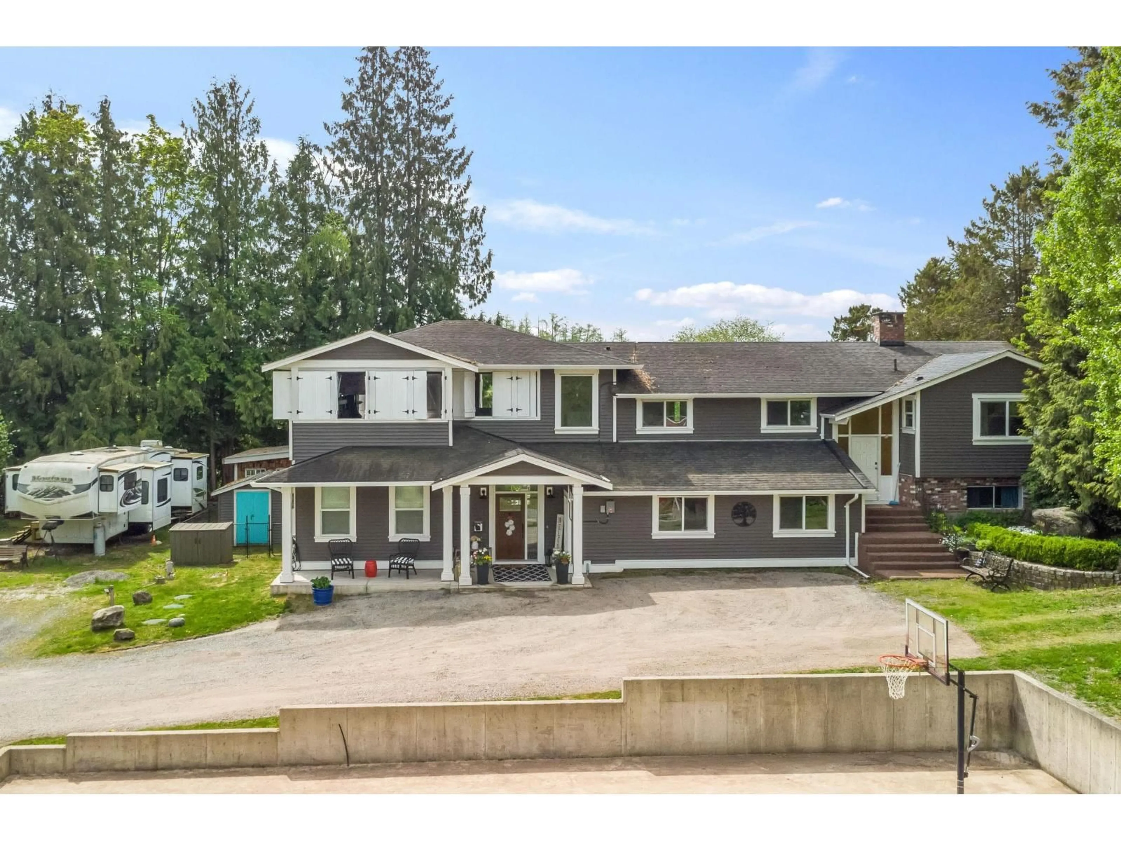 A pic from outside/outdoor area/front of a property/back of a property/a pic from drone, street for 3173 216 STREET, Langley British Columbia V2Z2E6